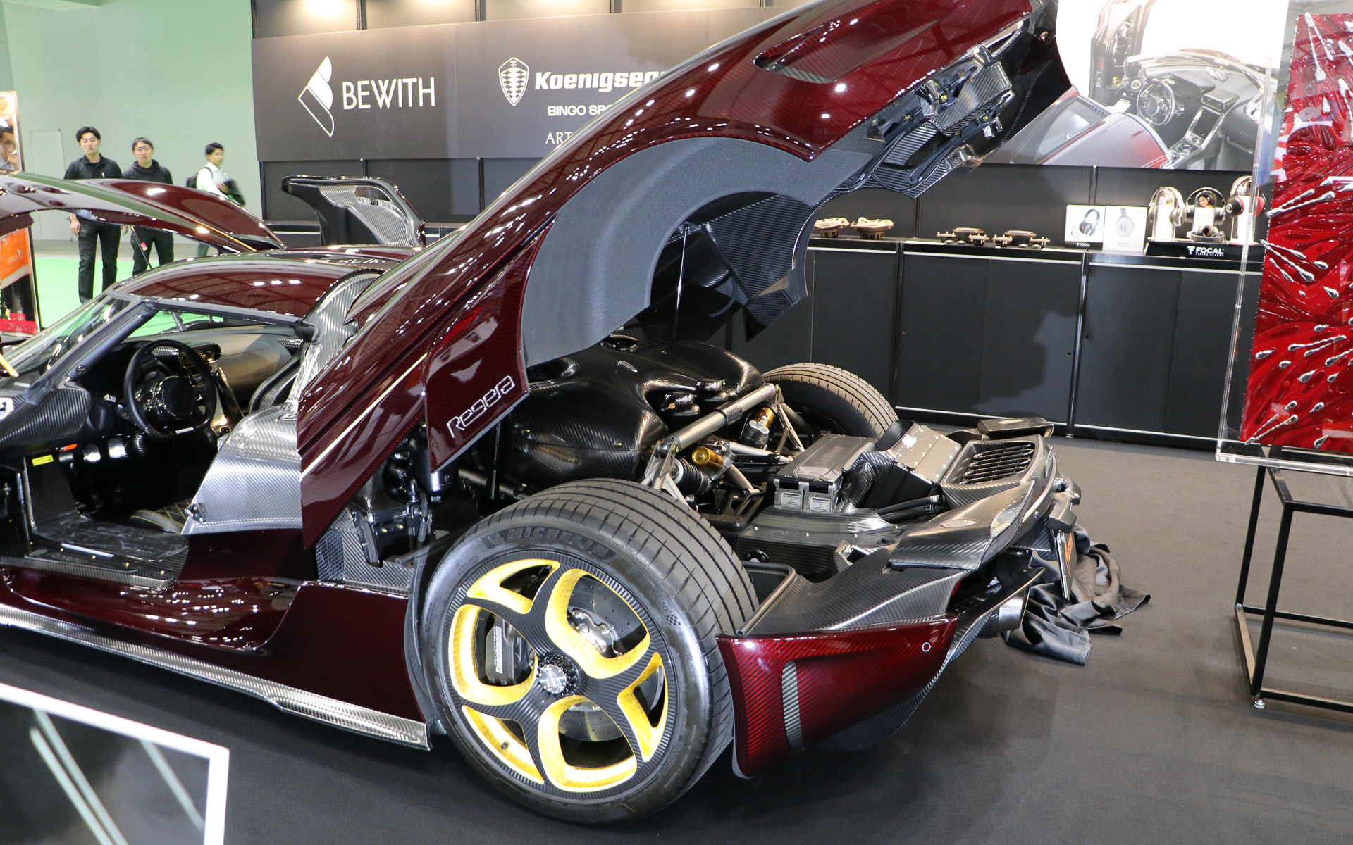 リアウイングも自動で格納される