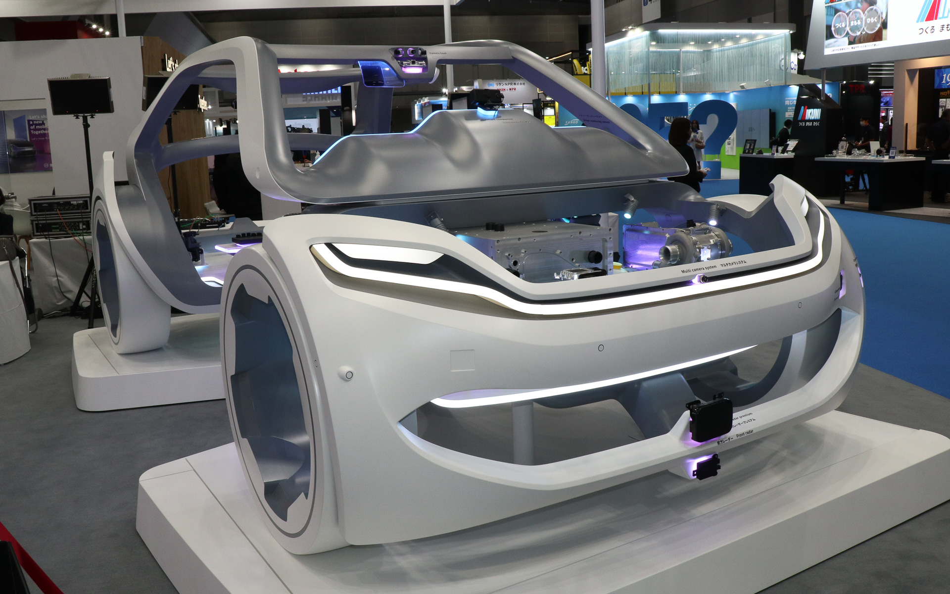 ボッシュブースに展示された「展示カー」