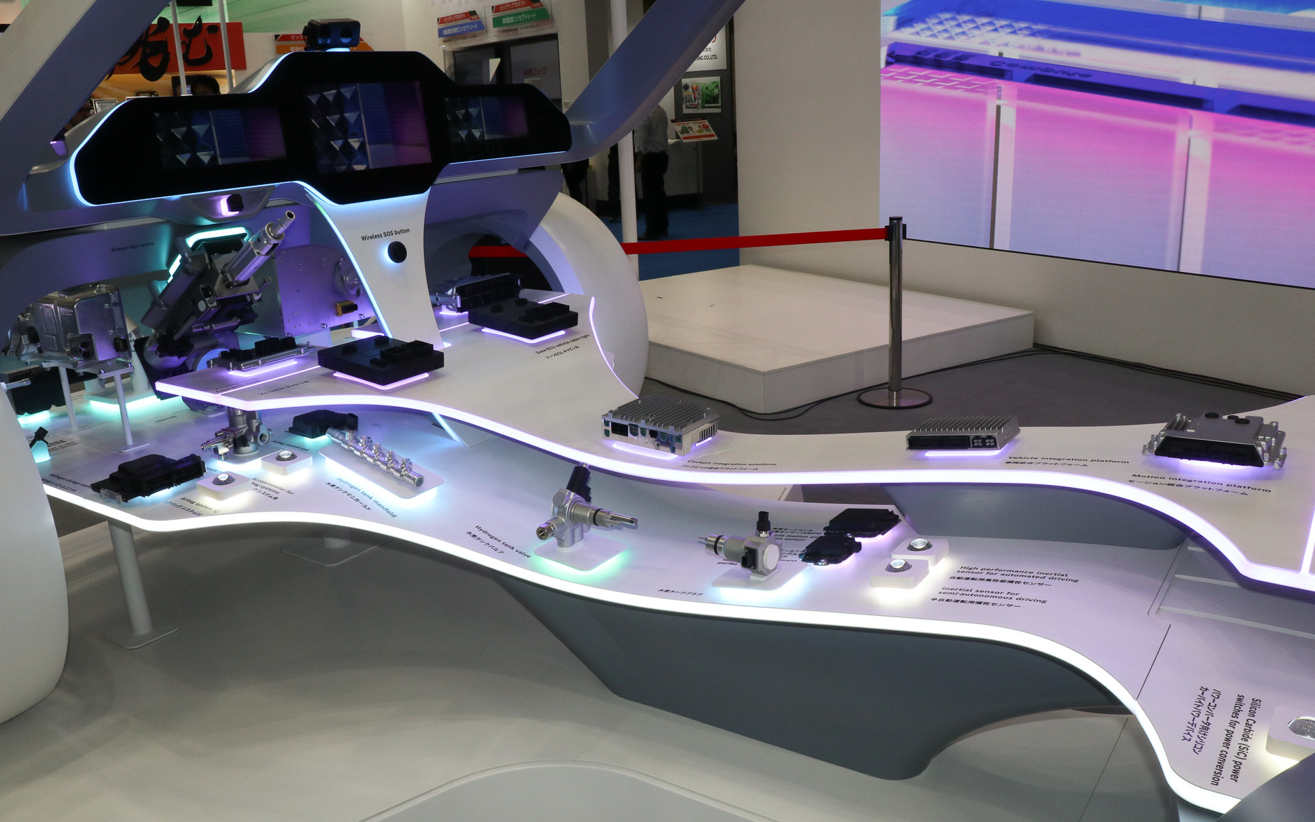 展示カーにはボッシュが手がけるさまざまな自動車向け製品が装着される