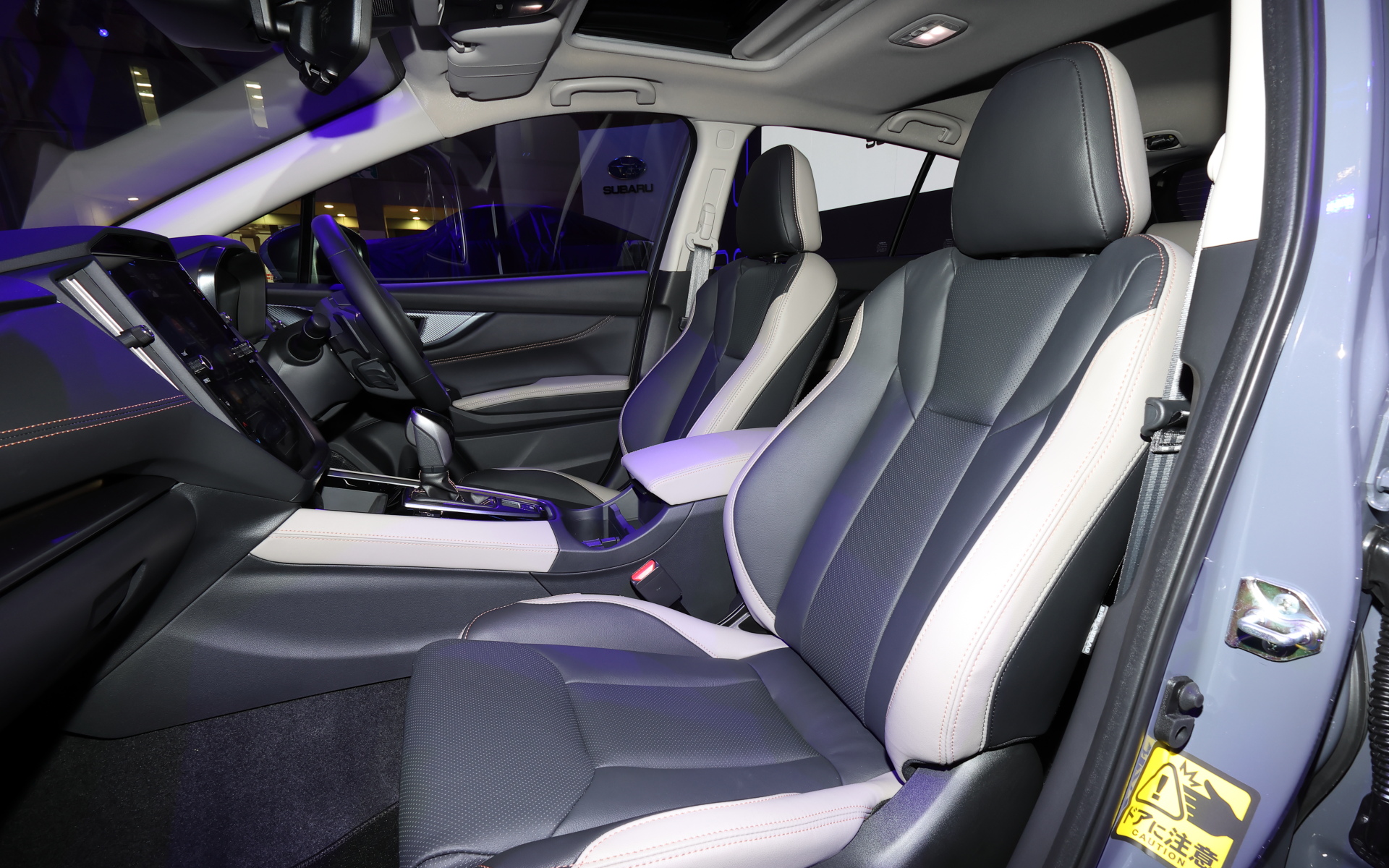 レヴォーグ レイバック「Limited EX」純正アクセサリー装着車 市販モデル