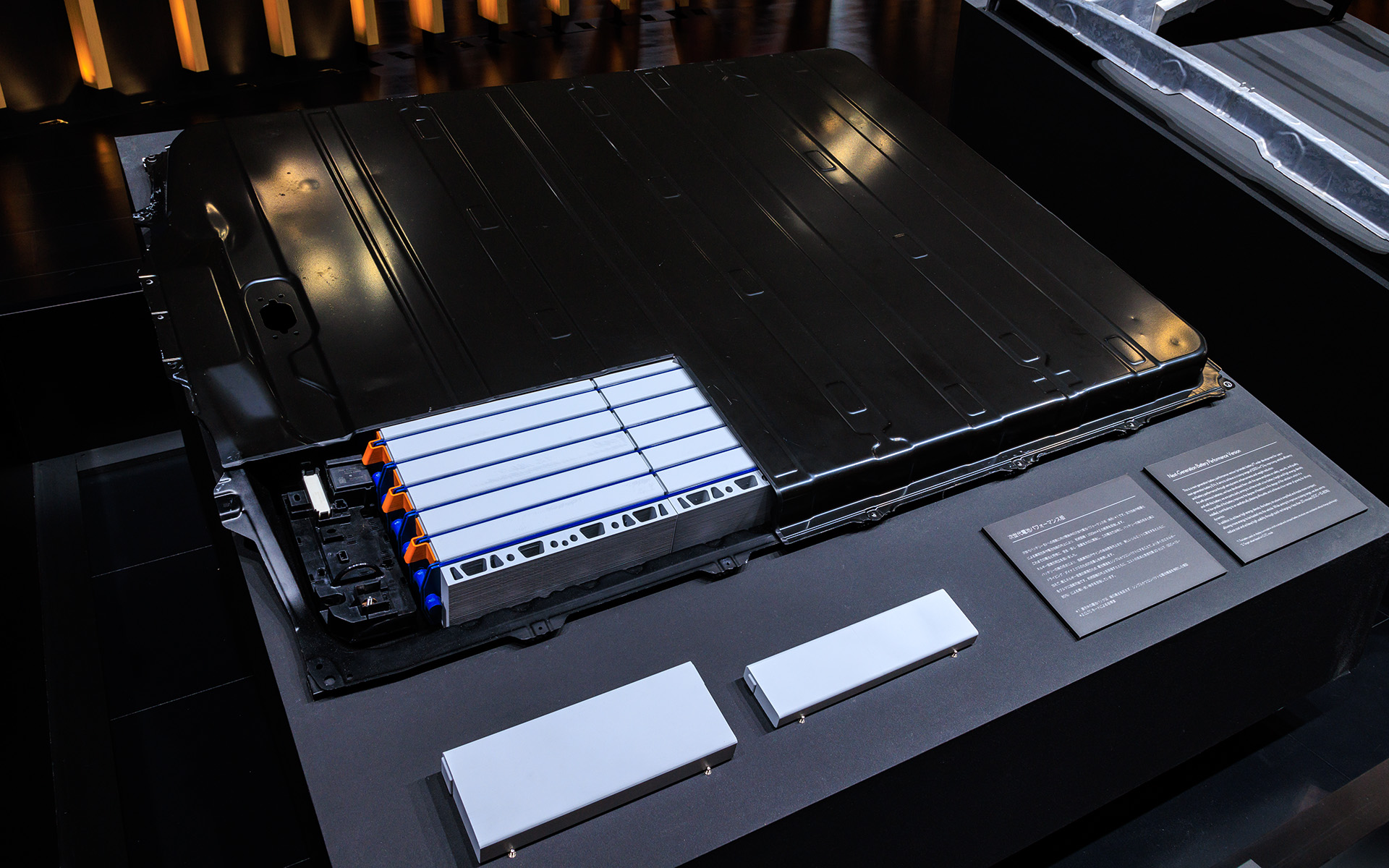 次世代電池パフォーマンス版。航続距離の向上と充電時間の短縮、コスト削減を目指す