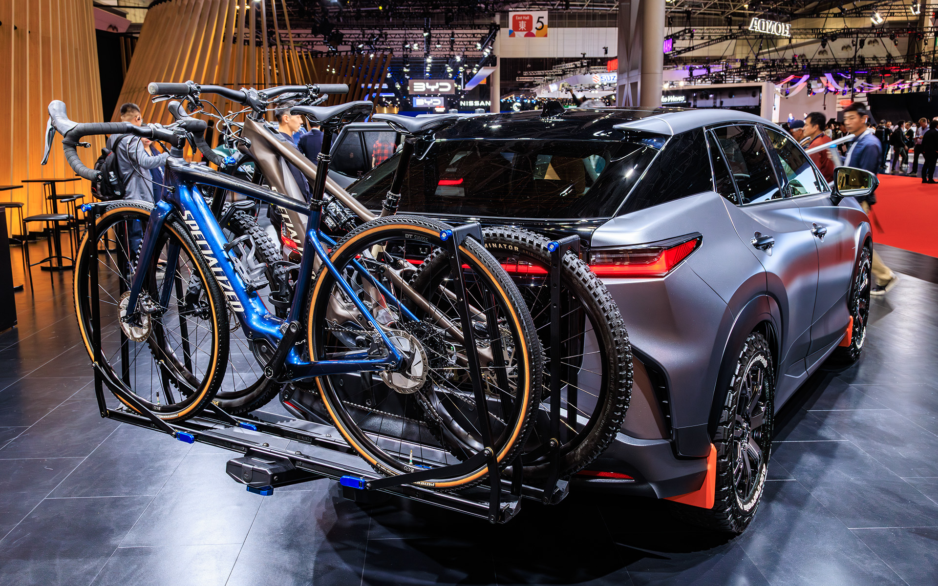 2台の自転車を積載可能な「RZ OUTDOOR CONCEPT」