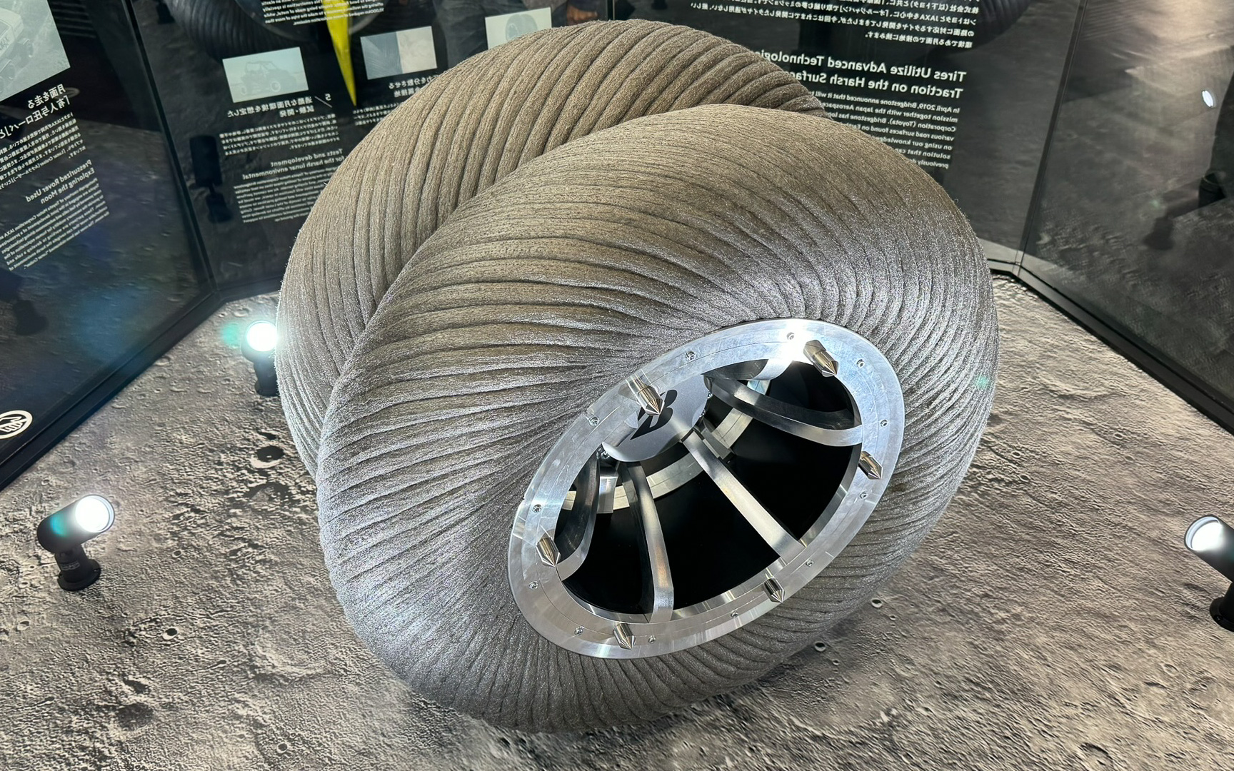 人気の高い月面探査車用タイヤ