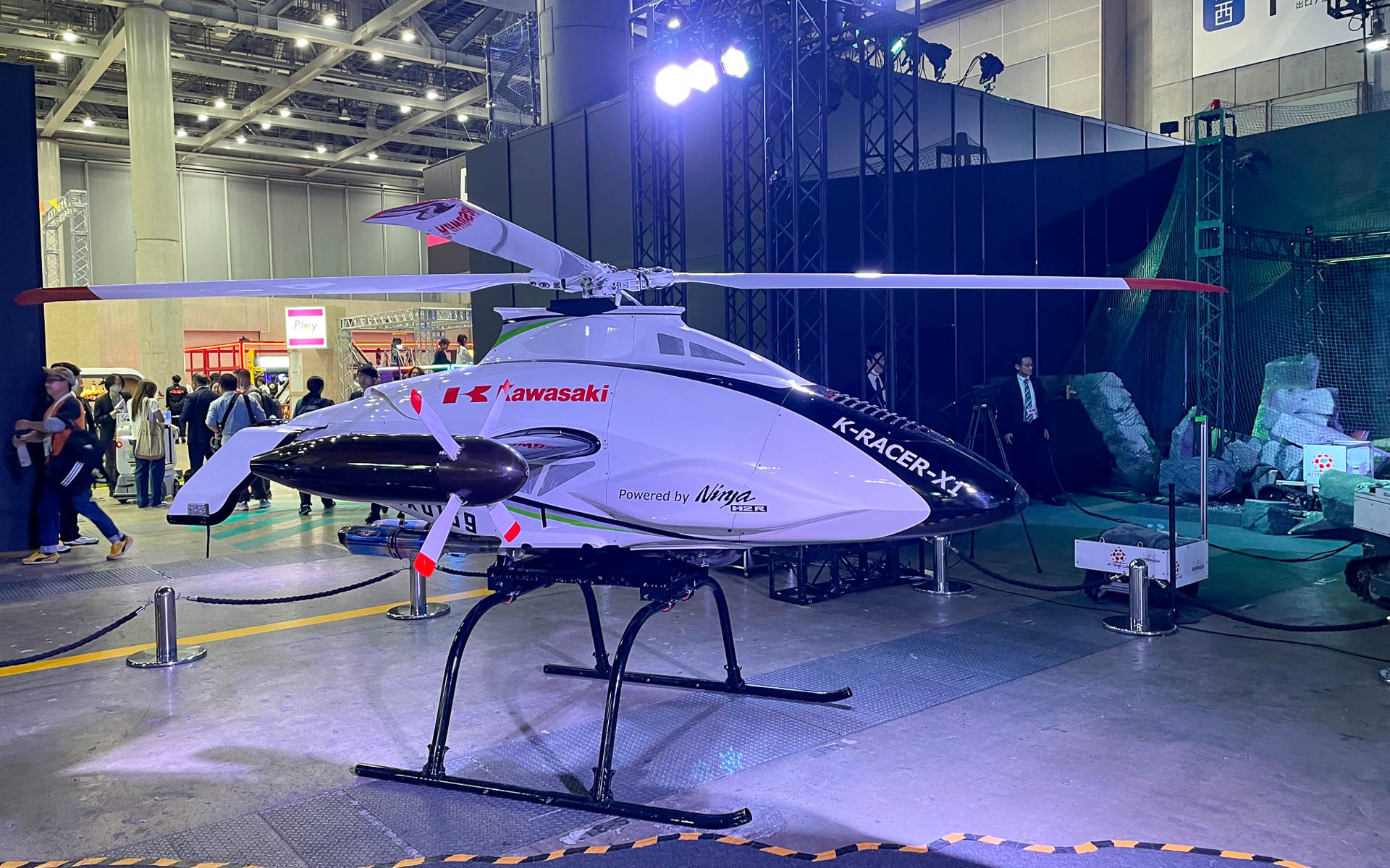 カワサキの災害時の物資運搬用救難ドローン。Ninjyaのようにどこでも素早く駆け付けるということでしょうか