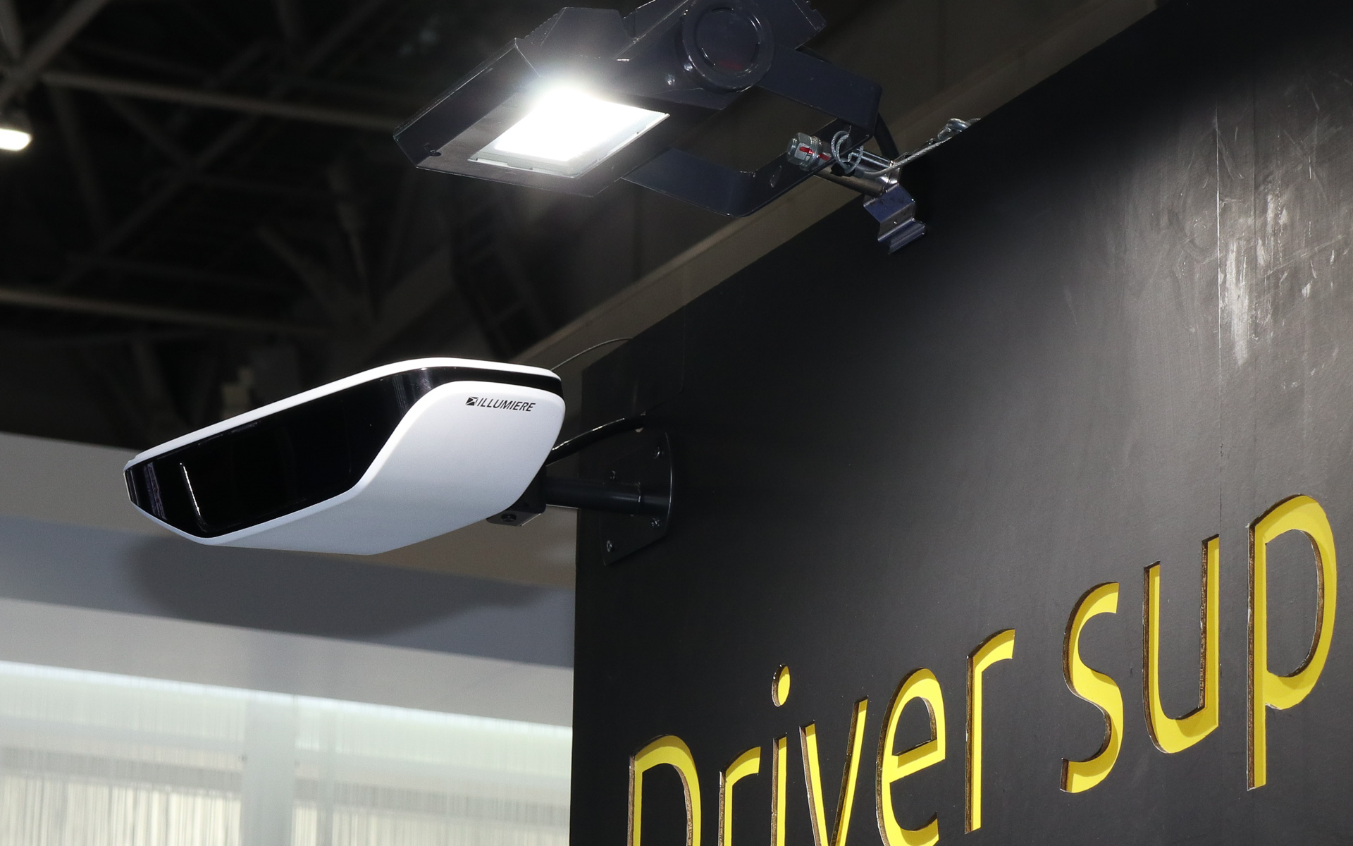 LiDAR技術を移動体検知システムに応用する新発想の製品「ILLUMIERE（イルミエル）」