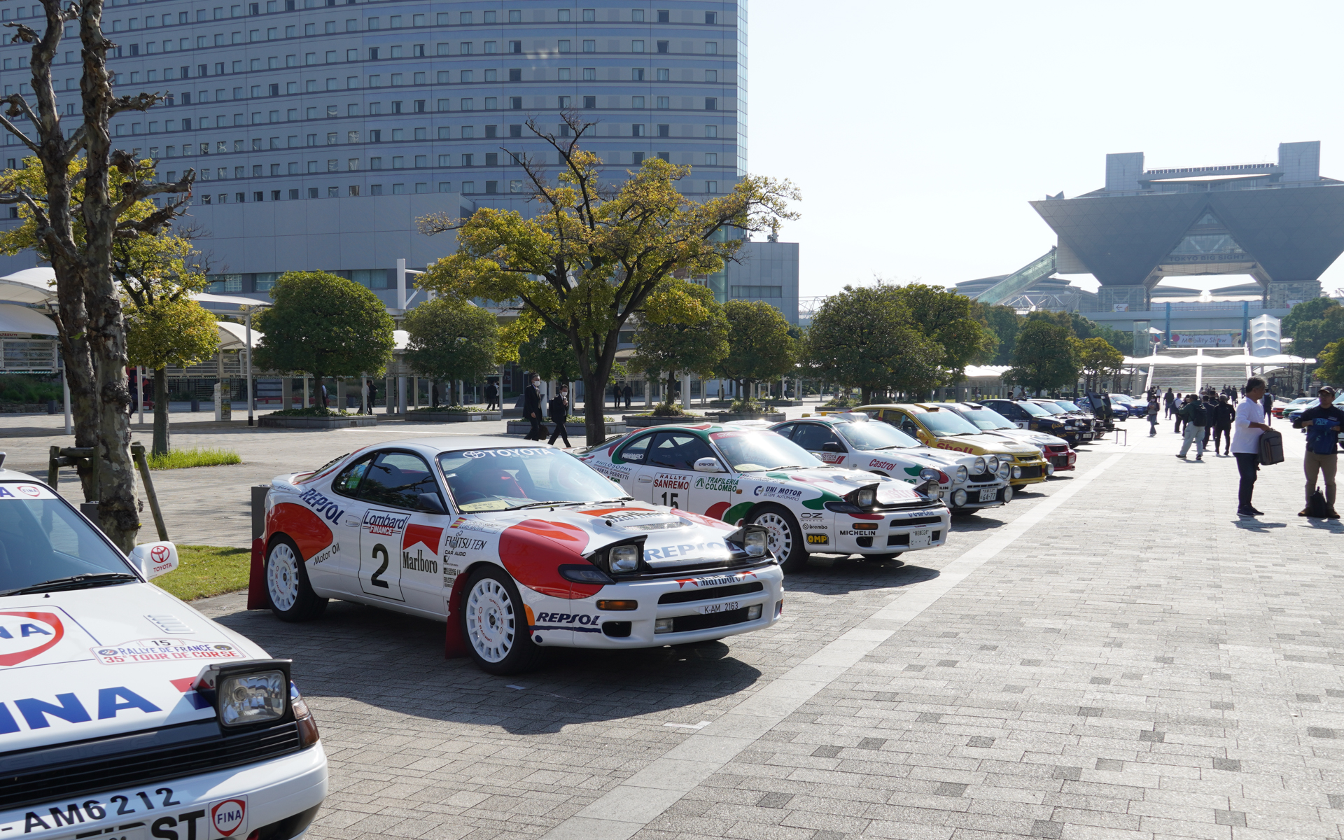 開催場所は国際展示場駅から東京ビッグサイトまで向かう正面の道（撮影日は別のイベントを開催）