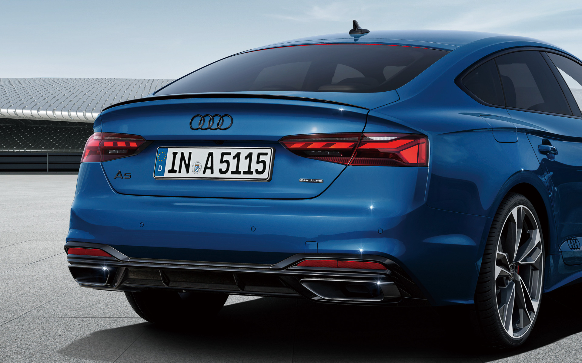 A5 スポーツバック S ライン コンペティション プラス