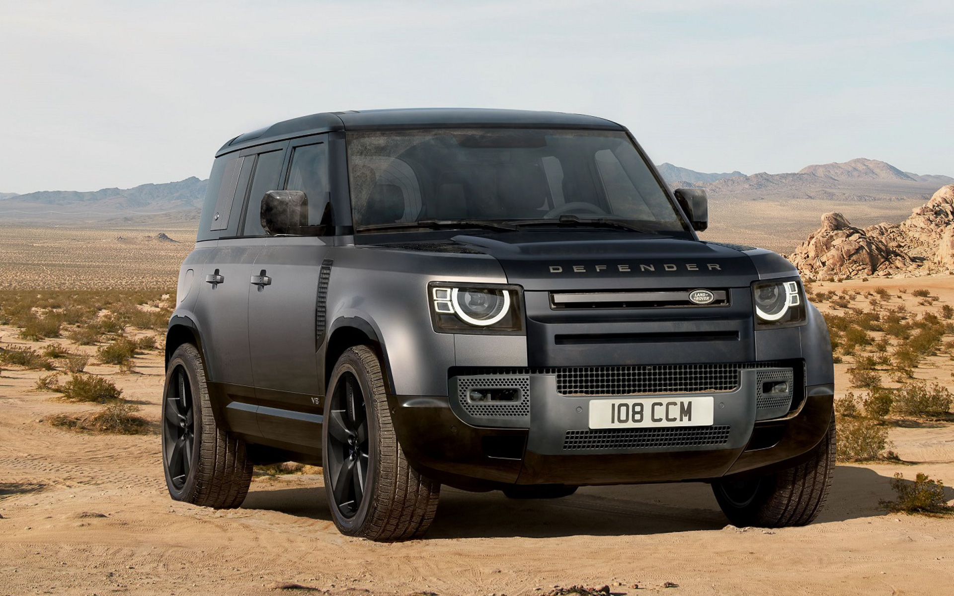 ディフェンダー 110 カルパチアン エディション キュレイテッド フォー ジャパン。ボディカラーは「カルパチアングレイ」のみ