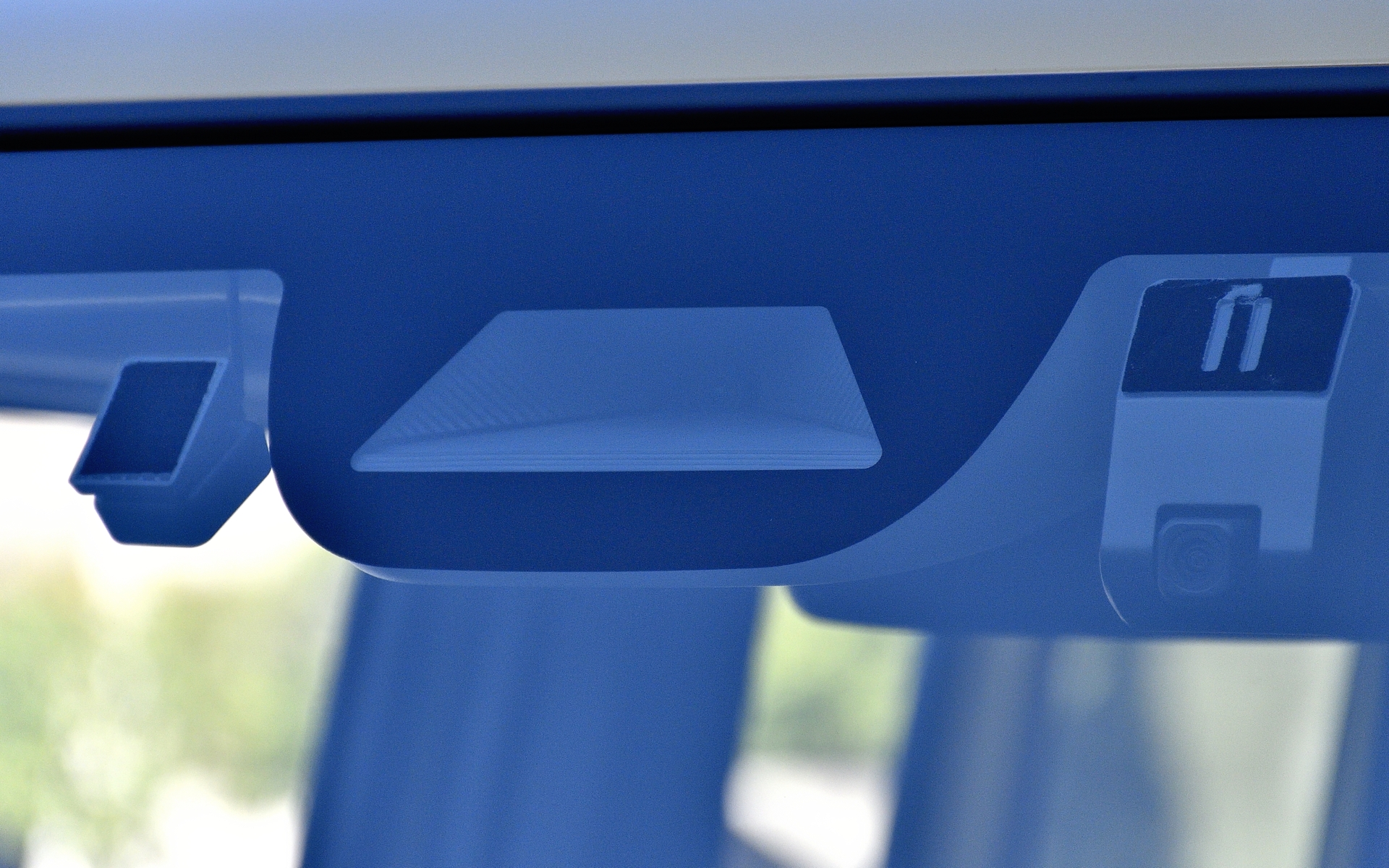 フロントカメラはより広角になり認識範囲を拡大させている