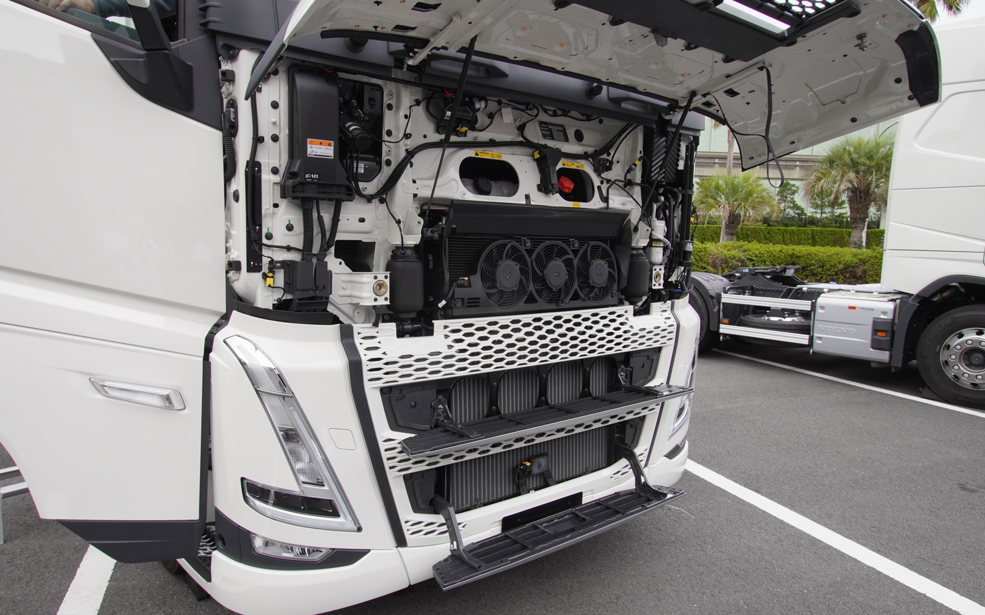 点検等で開いた状態