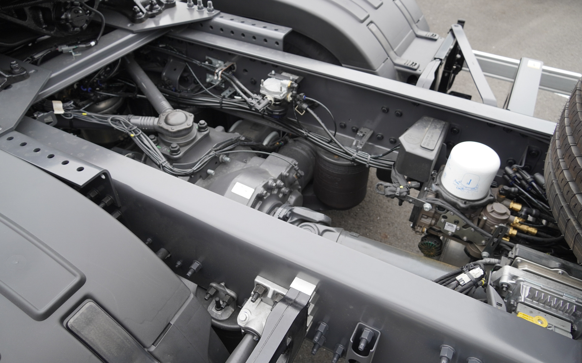 エアサスペンションのバッグが見える