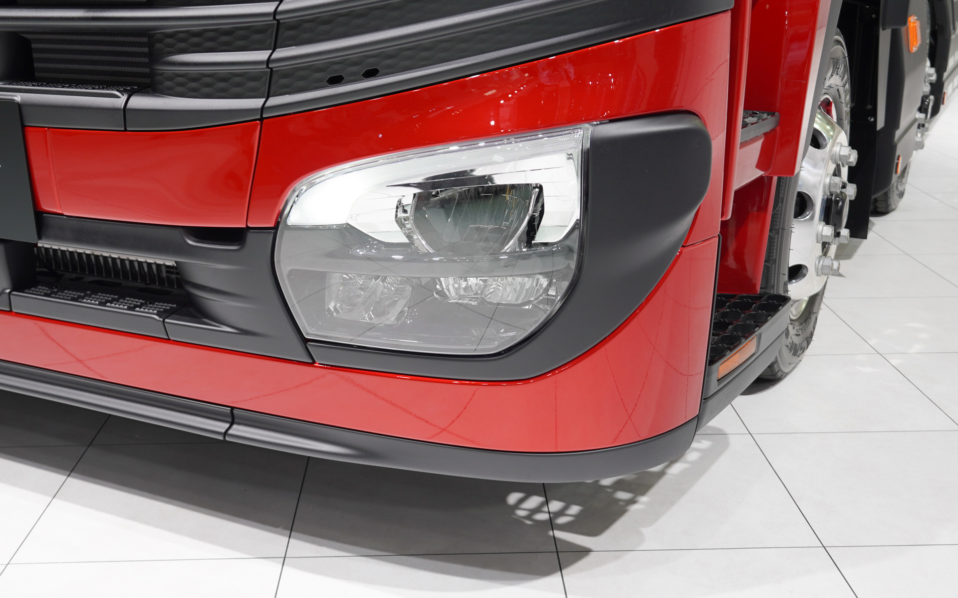 ヘッドライトユニットにはフォグもウインカーも一体化