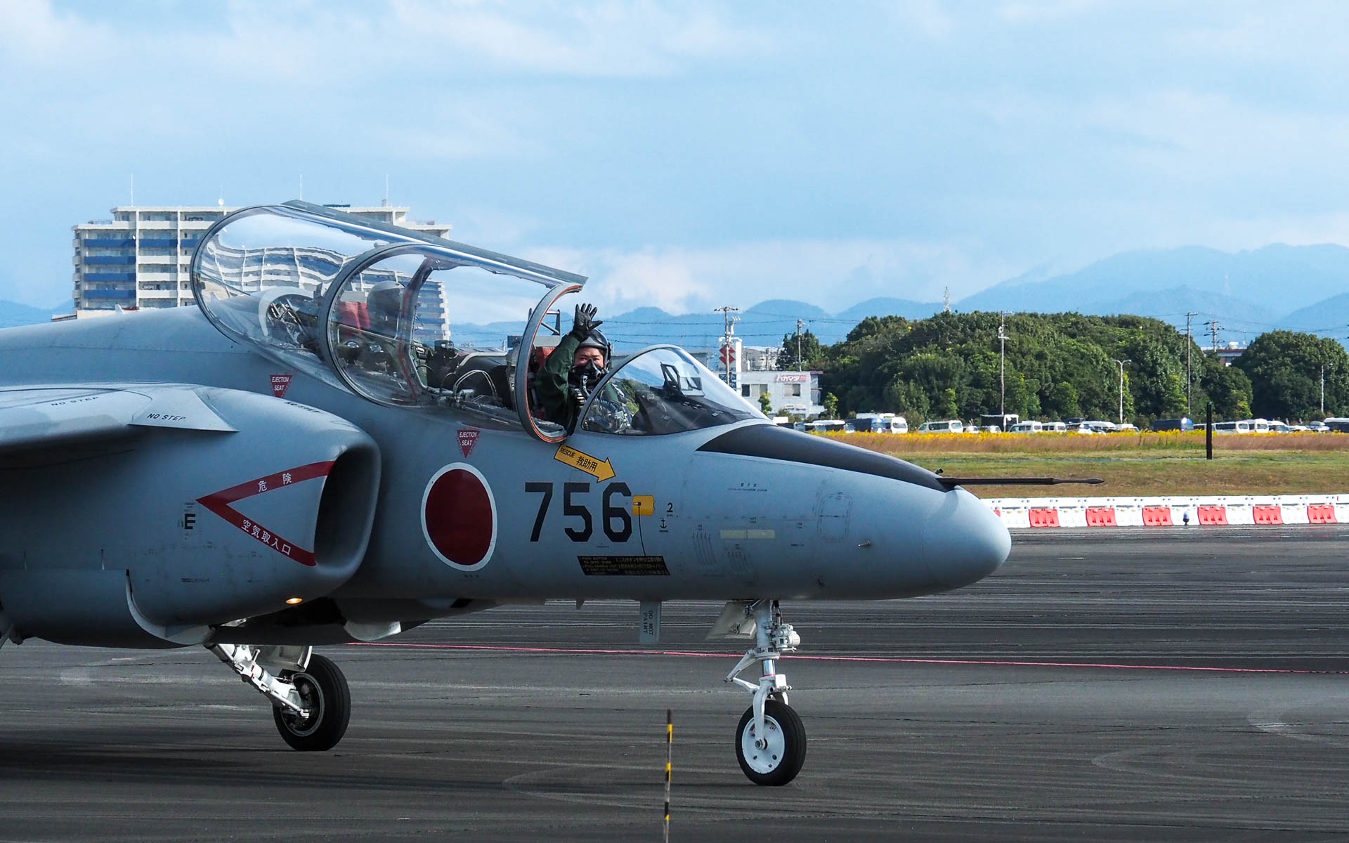 T-4練習機、オープニングを終わって帰ってきたところ