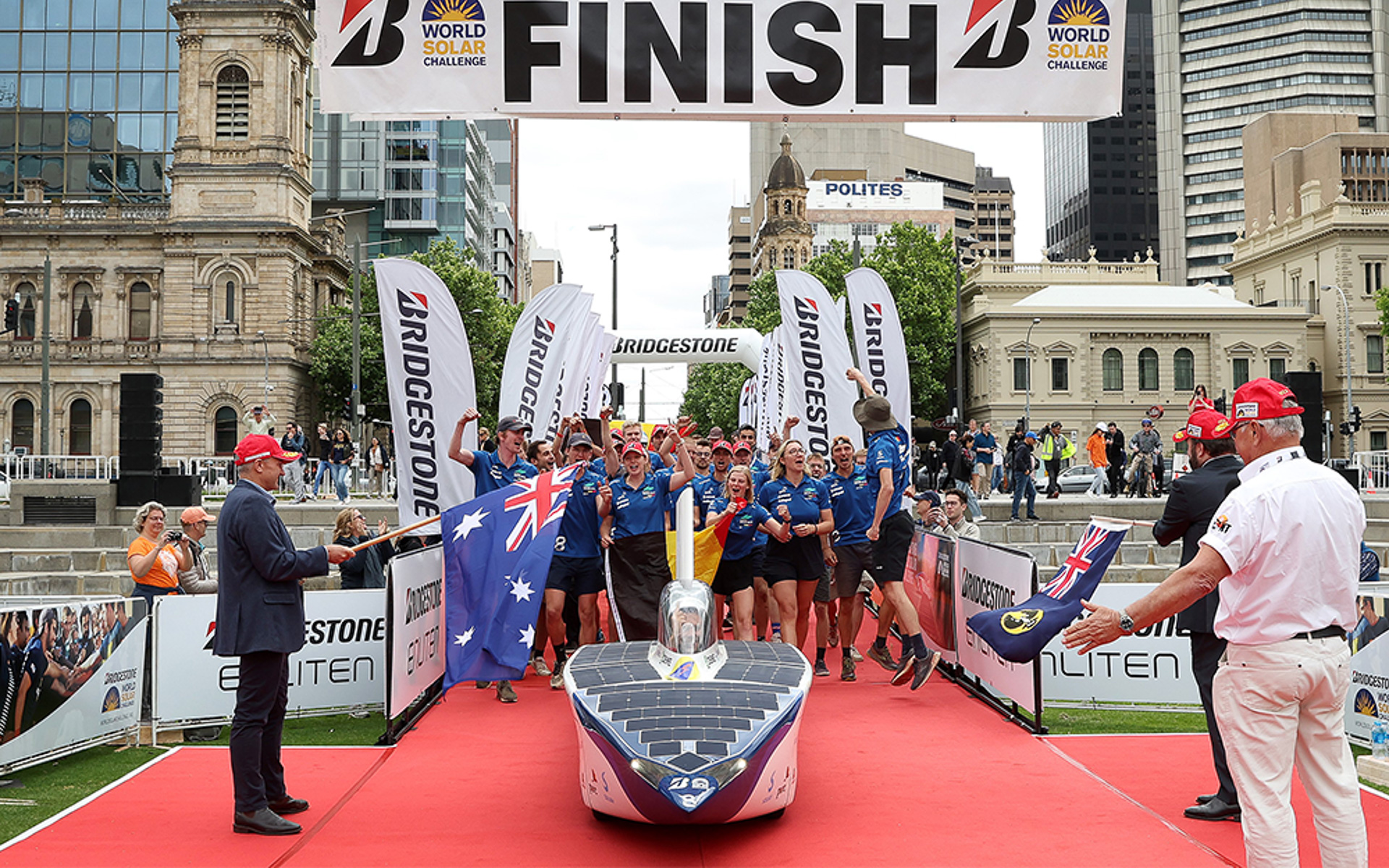 ブリヂストンワールドソーラーチャレンジ）」のチャレンジャークラスで優勝したベルギーのInnoptus Solar Team