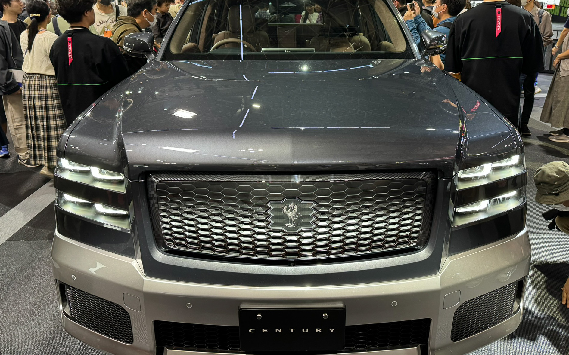 新しいセンチュリーも展示されている