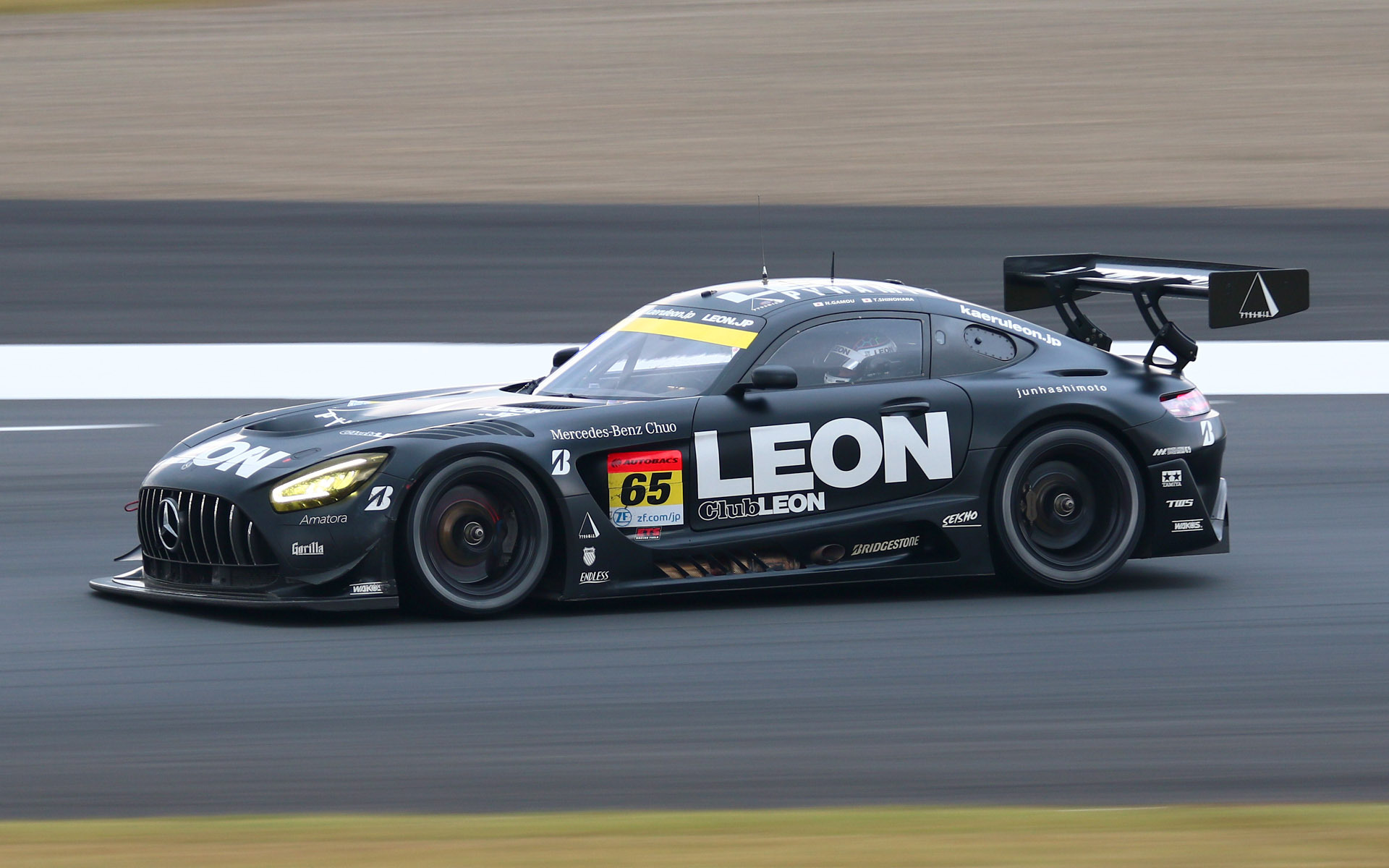 2位になった65号車 LEON PYRAMID AMG（蒲生尚弥/篠原拓朗）