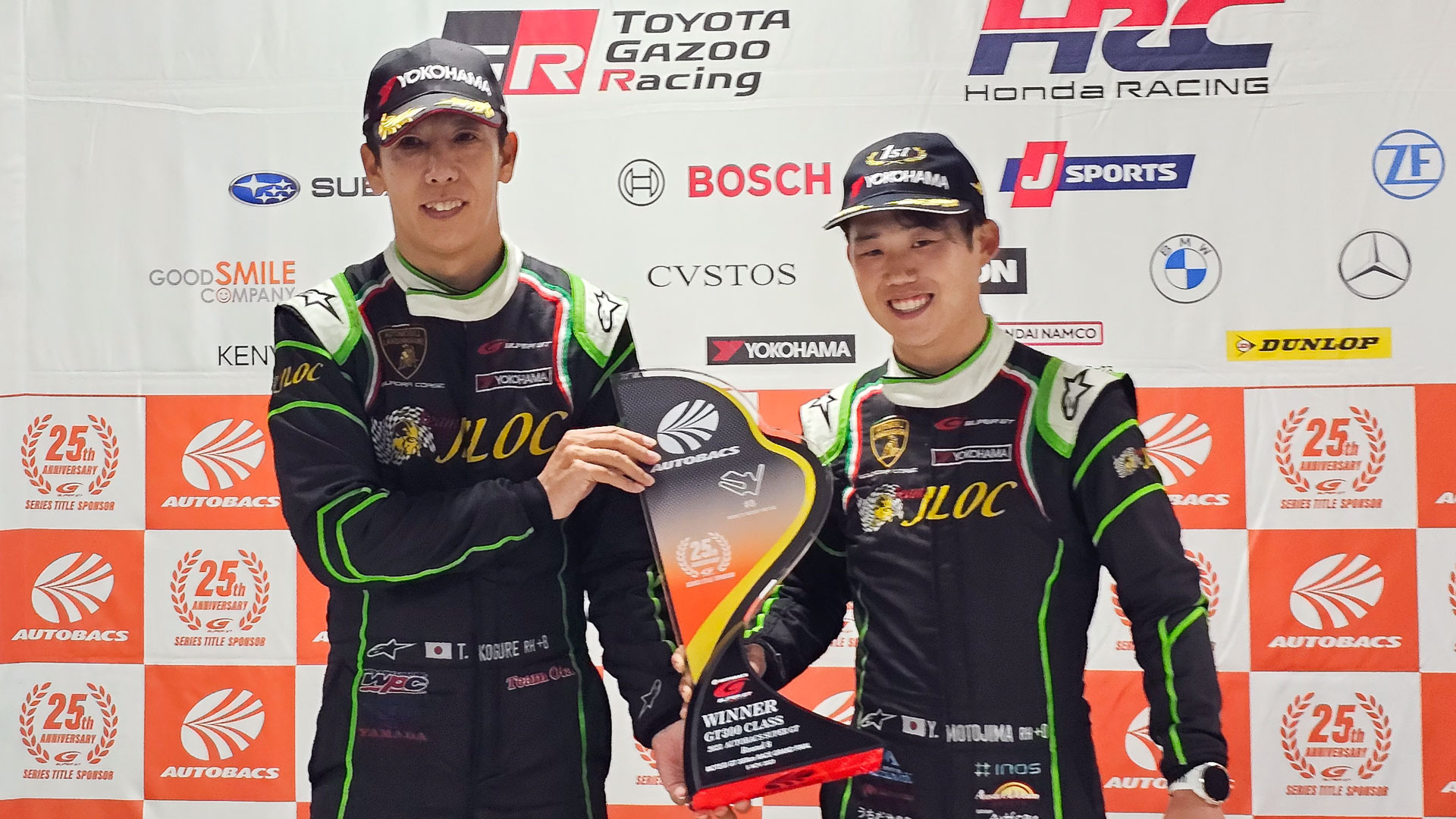 GT300クラスを優勝した88号車 JLOC ランボルギーニ GT3（小暮卓史/元嶋佑弥）