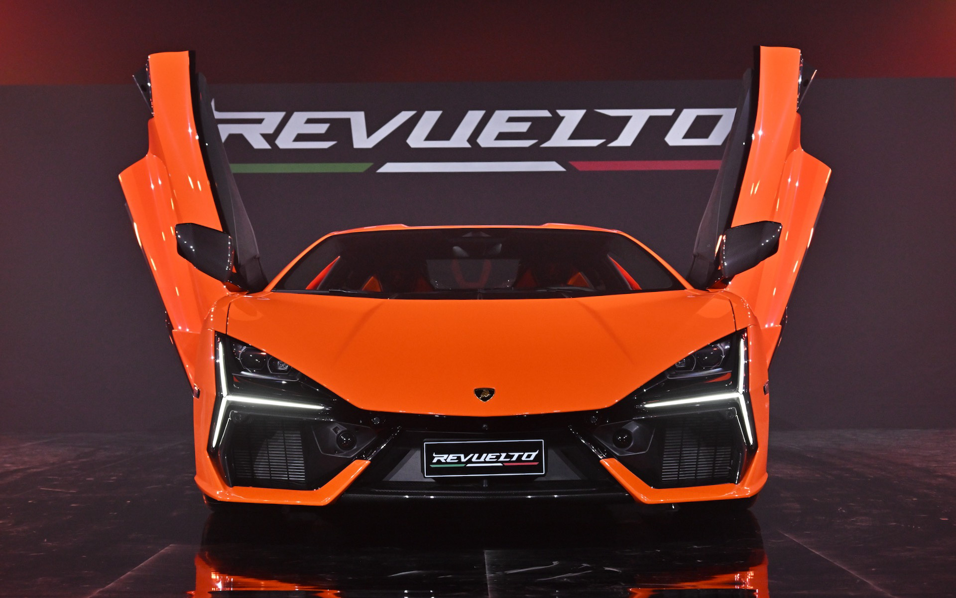 ランボルギーニの電動化戦略の第1号車「レヴエルト」