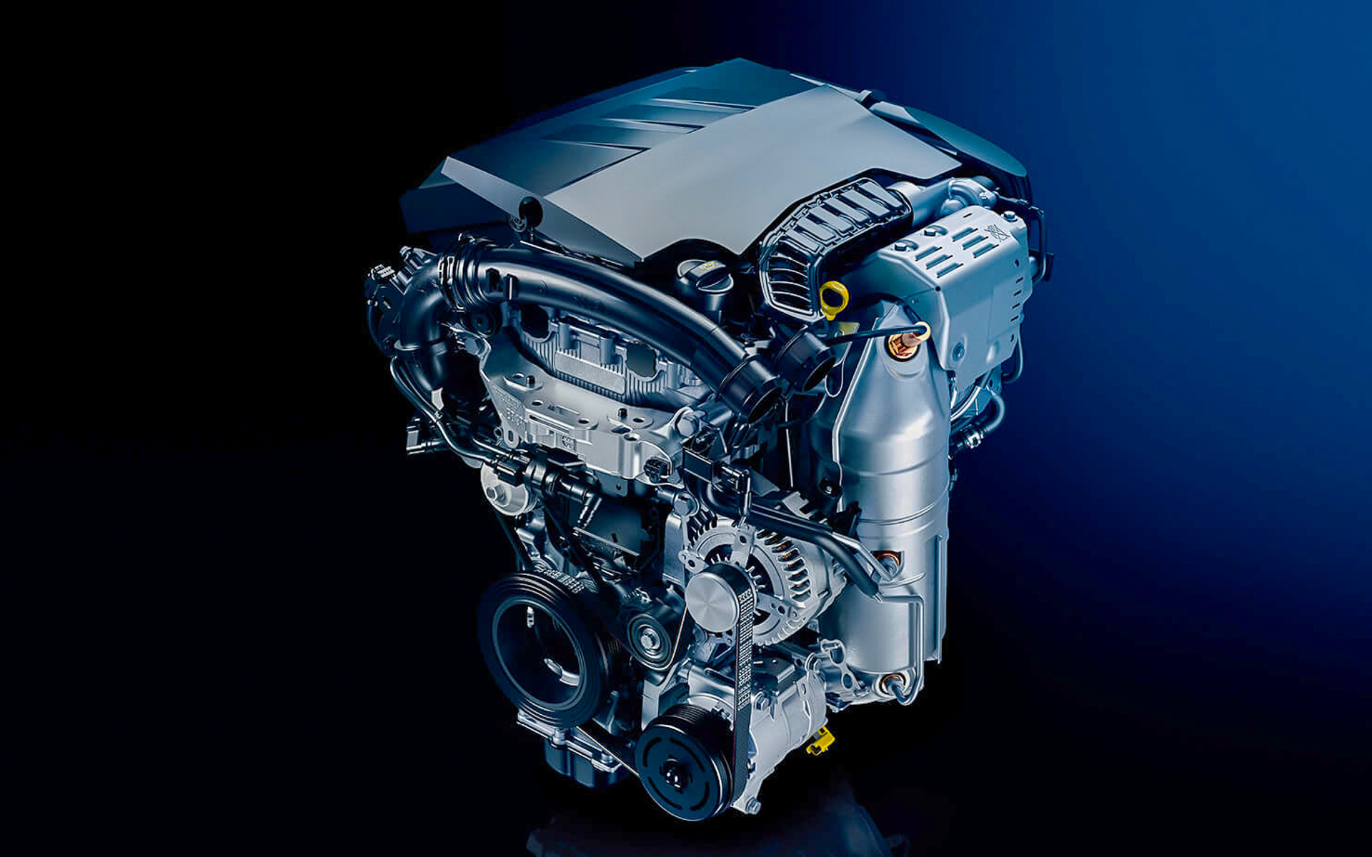 GTグレードには設定のなかった直列3気筒1.2リッターPureTechガソリンエンジンを登載