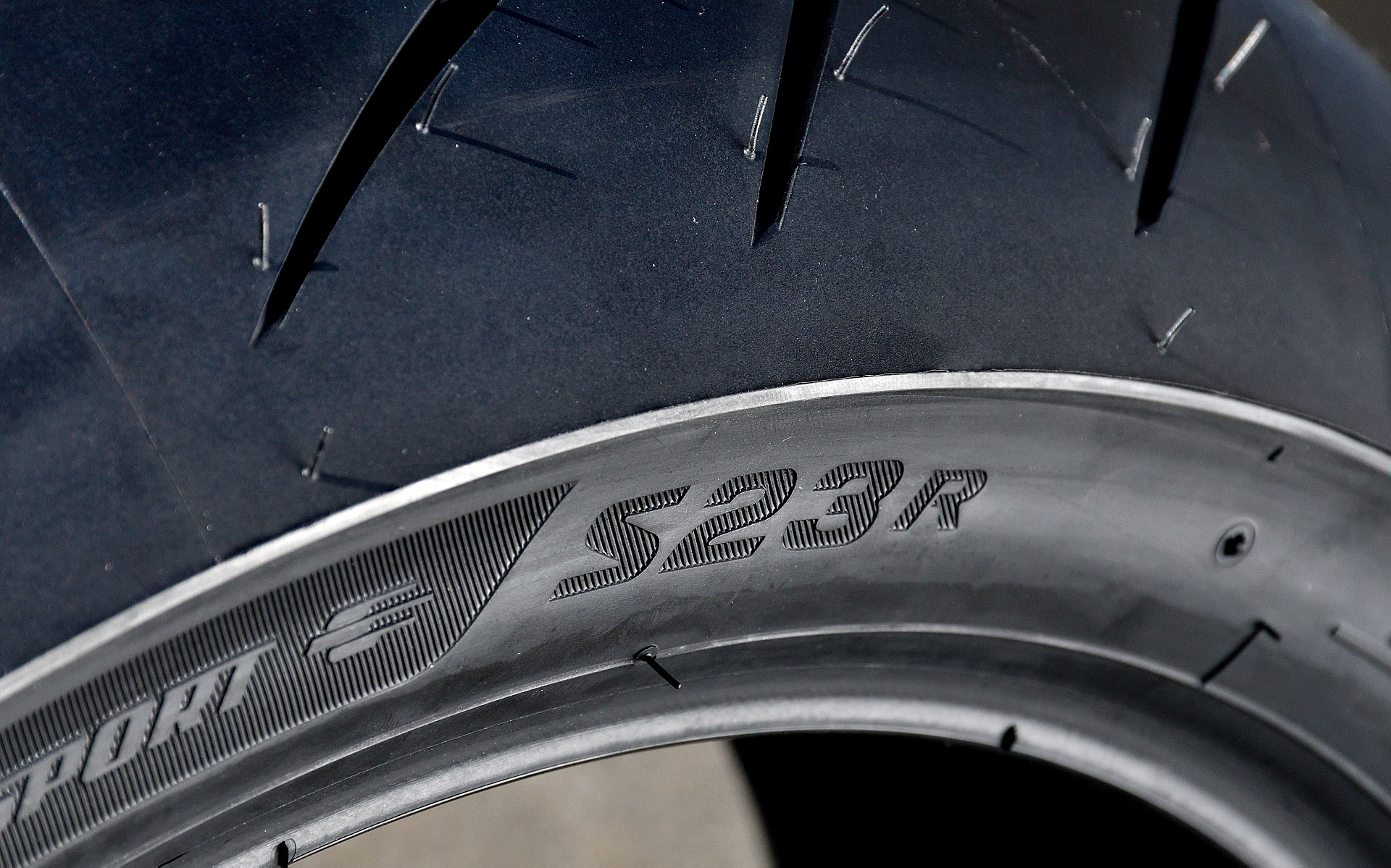 さらに高まったというエッジグリップはどうか