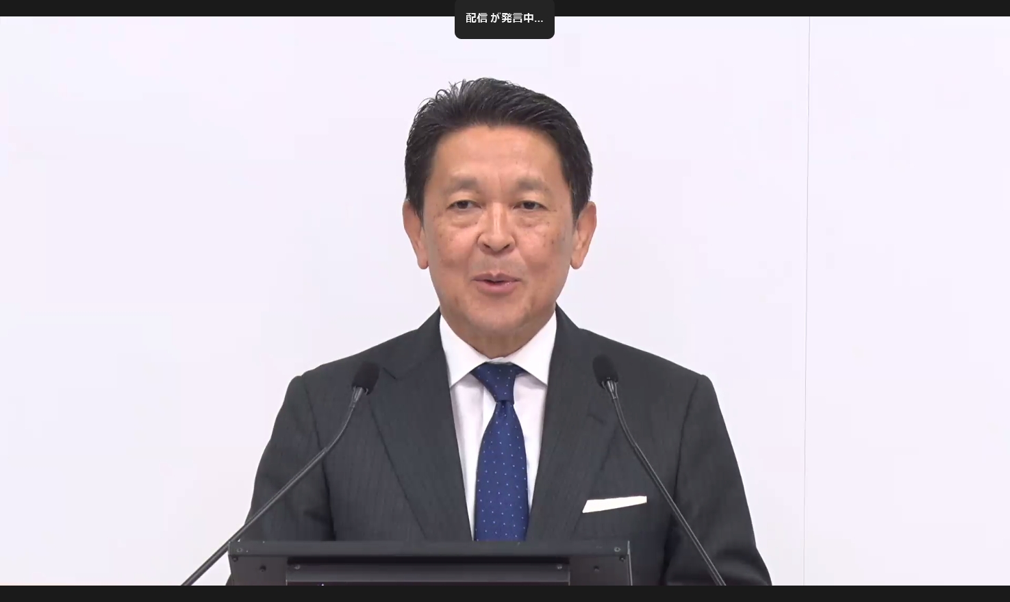 質疑応答で質問に応じる青山氏