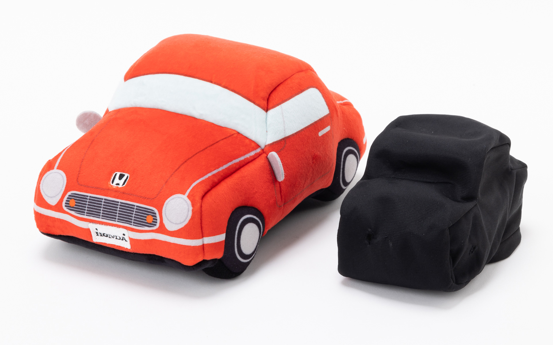 サウンドユニットは黒い布に覆われ、ぬいぐるみの内部に収容する構造。音は45秒流れるようになっているが、スイッチを再度押せば止めることも可能