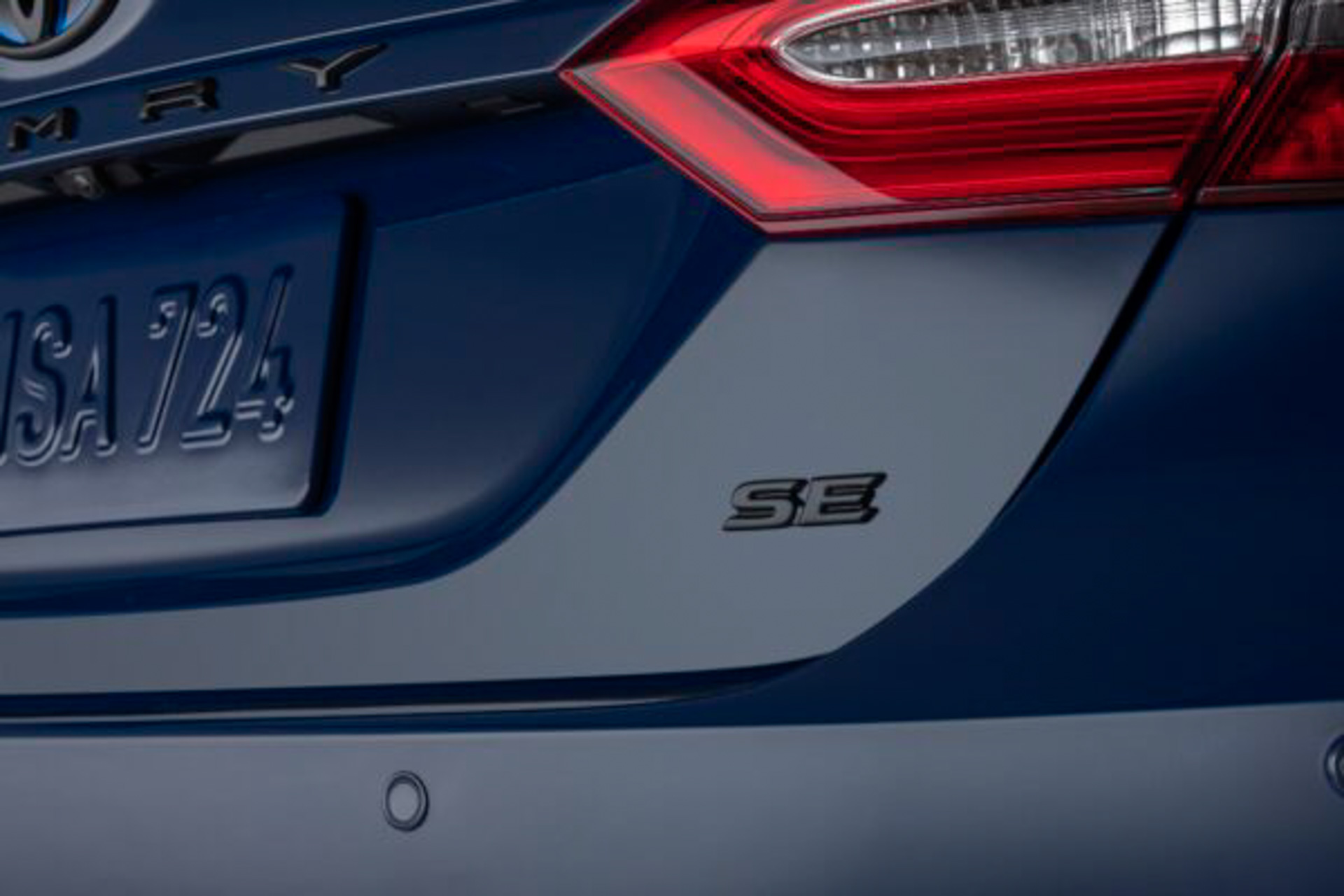 米国で販売されている現行モデルの「カムリ」