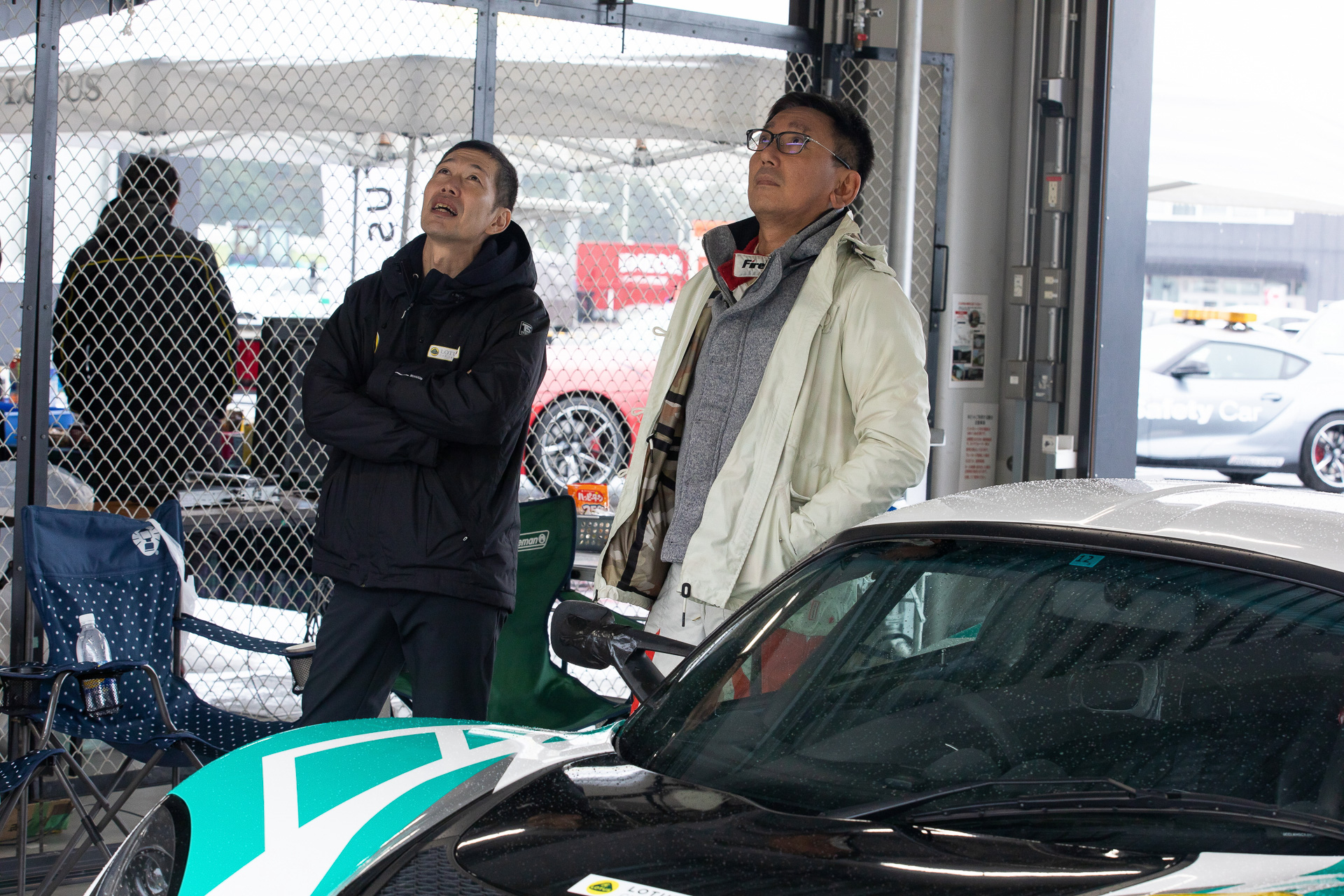 賞典外扱いとはいうものの、これまで乗ってきたドライバーがトップチェッカーを受けてきた車両で走るのでプレッシャーがかかる