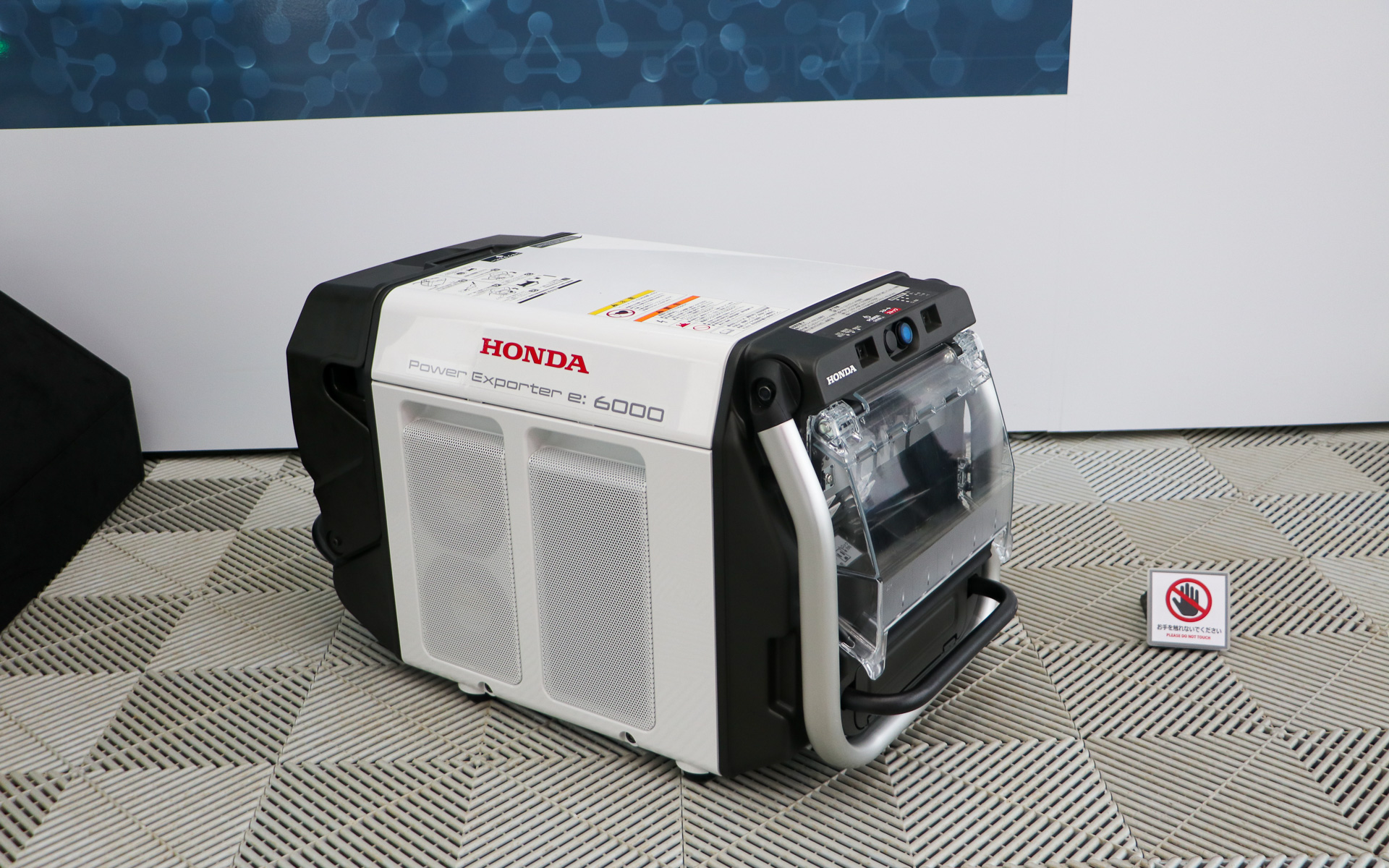 9月に発売された「Power Exporter e: 6000」