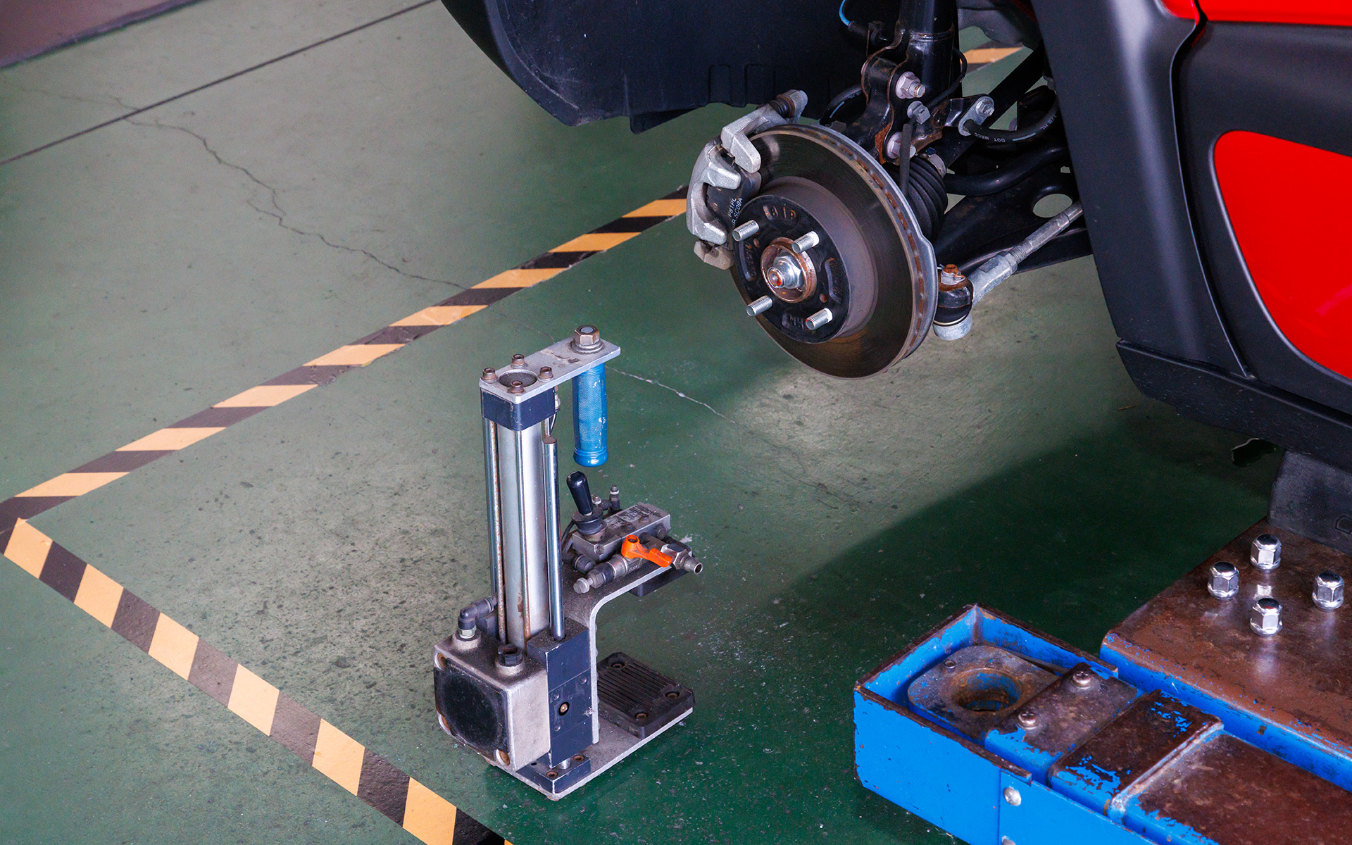 「B-SYSTEMセンタリングマシン」