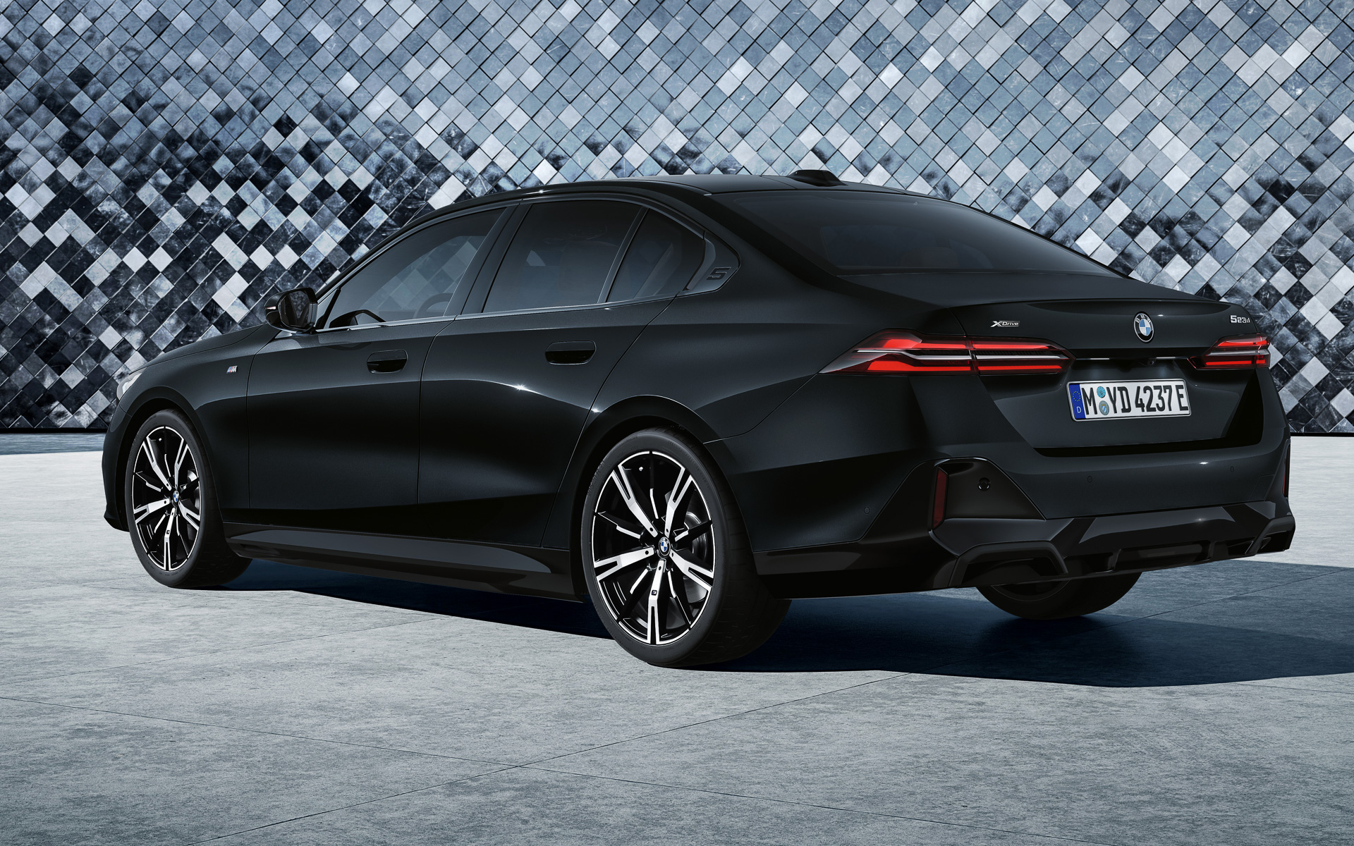 特別限定モデル「523d xDrive THE FIRST EDITION」