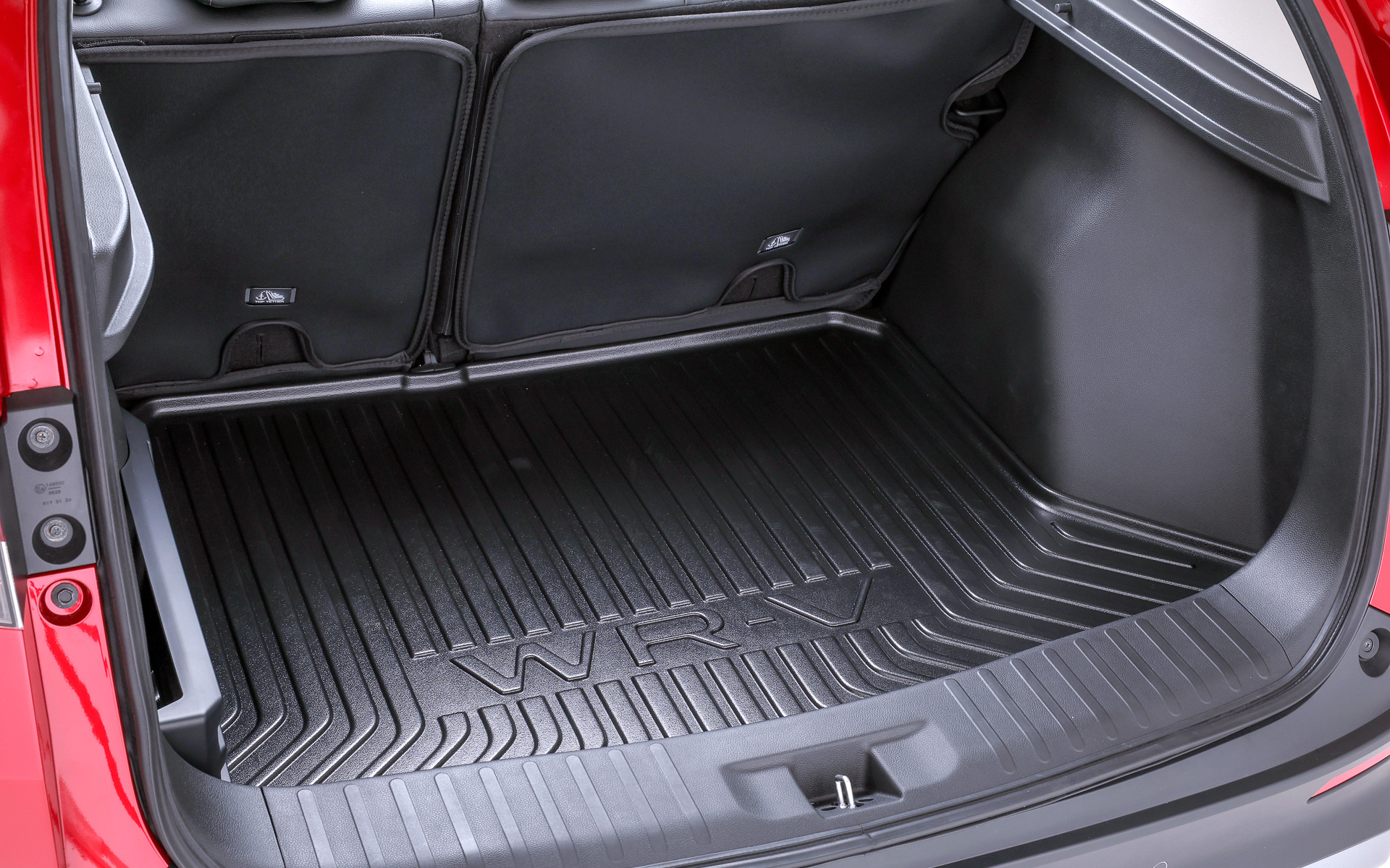 ラゲッジトレー装着イメージ