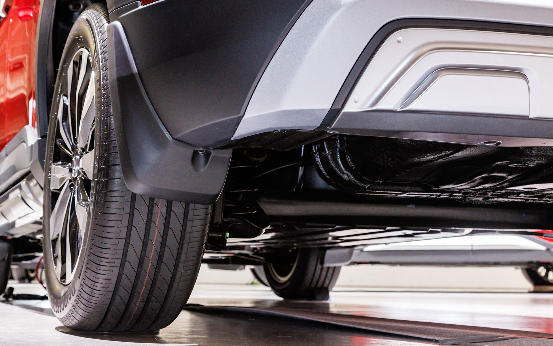 マッドガードは純正ならではのフィッティング