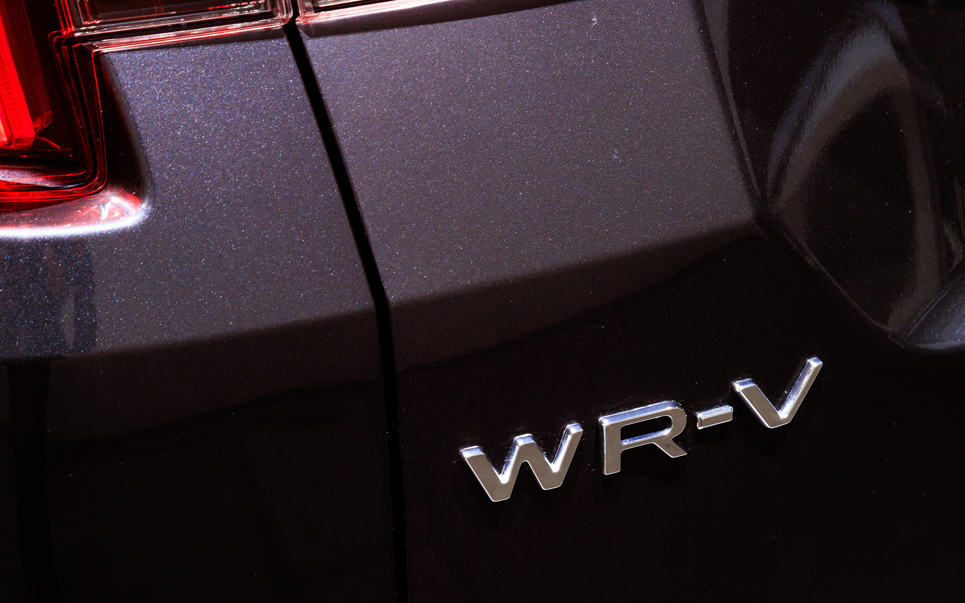 車名バッヂはシルバー