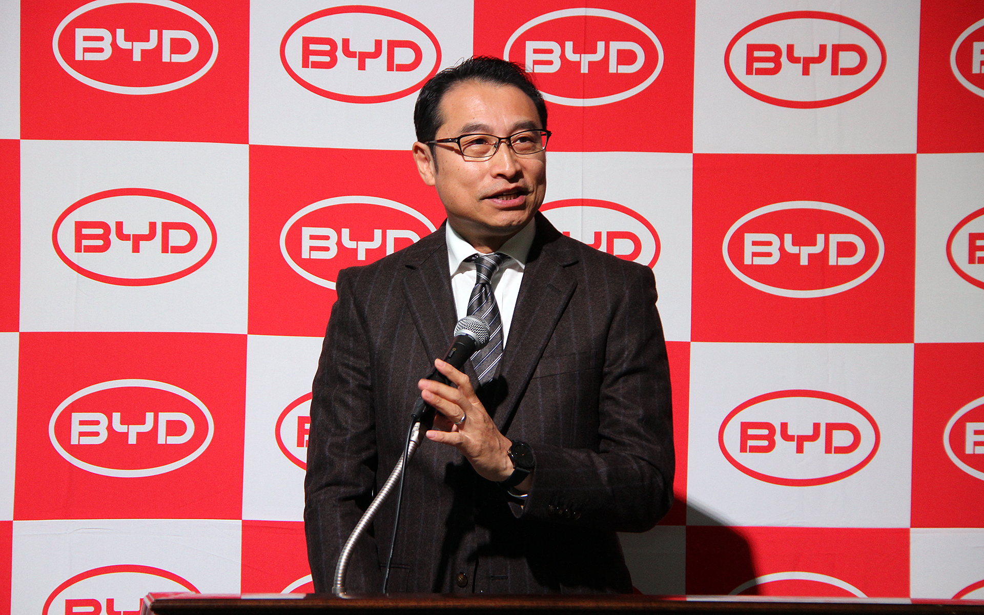 ビーワイディージャパン株式会社 代表取締役社長の劉学亮氏