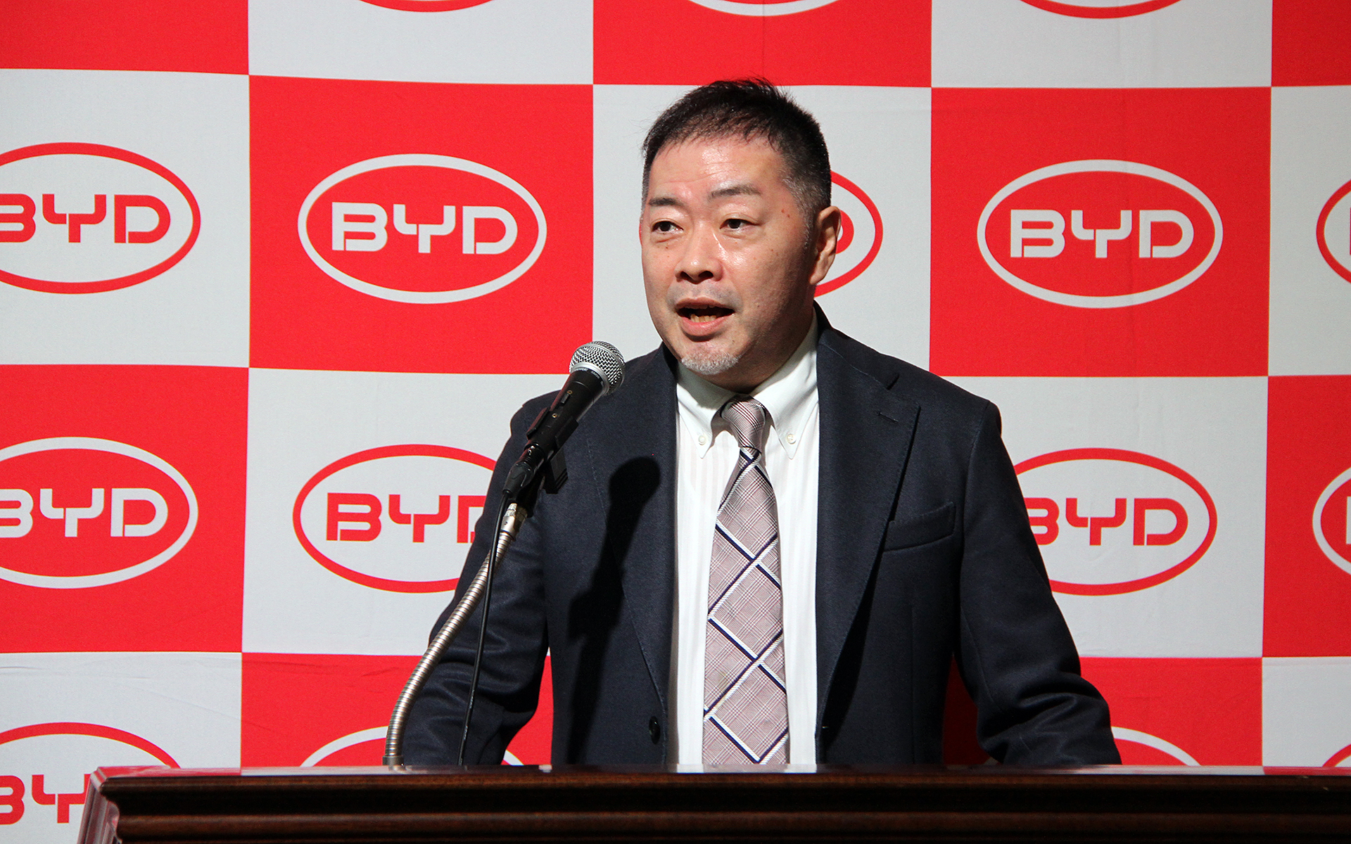 ビーワイディージャパン株式会社 取締役副社長の花田晋作氏