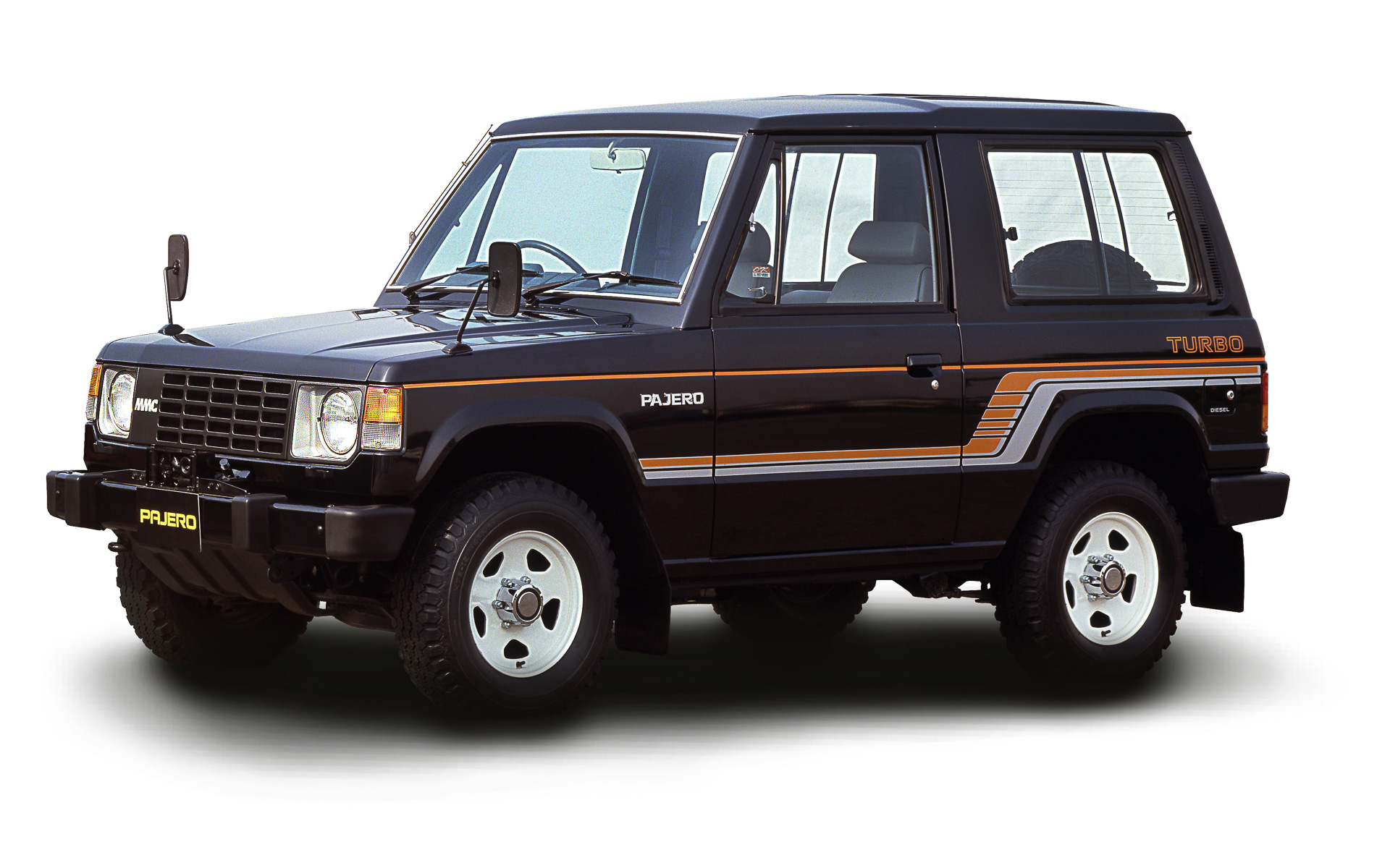 1982年に発売されたパジェロは、国内でRVブームの火付け役となったほか、パリダカールラリーで活躍したこともあり、170か国以上に輸出されていた