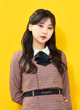 ABEMAスーパーフォーミュラ広報大使を務める日向坂46の富田鈴花さん