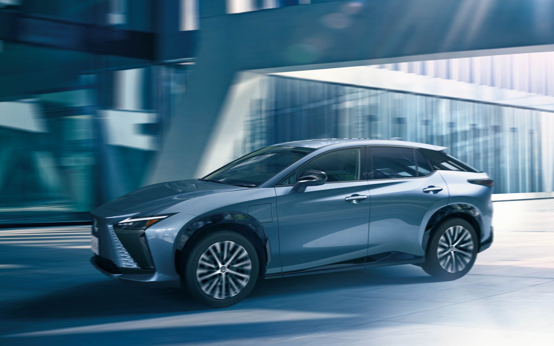 レクサス初のバッテリEV専用モデル「RZ」