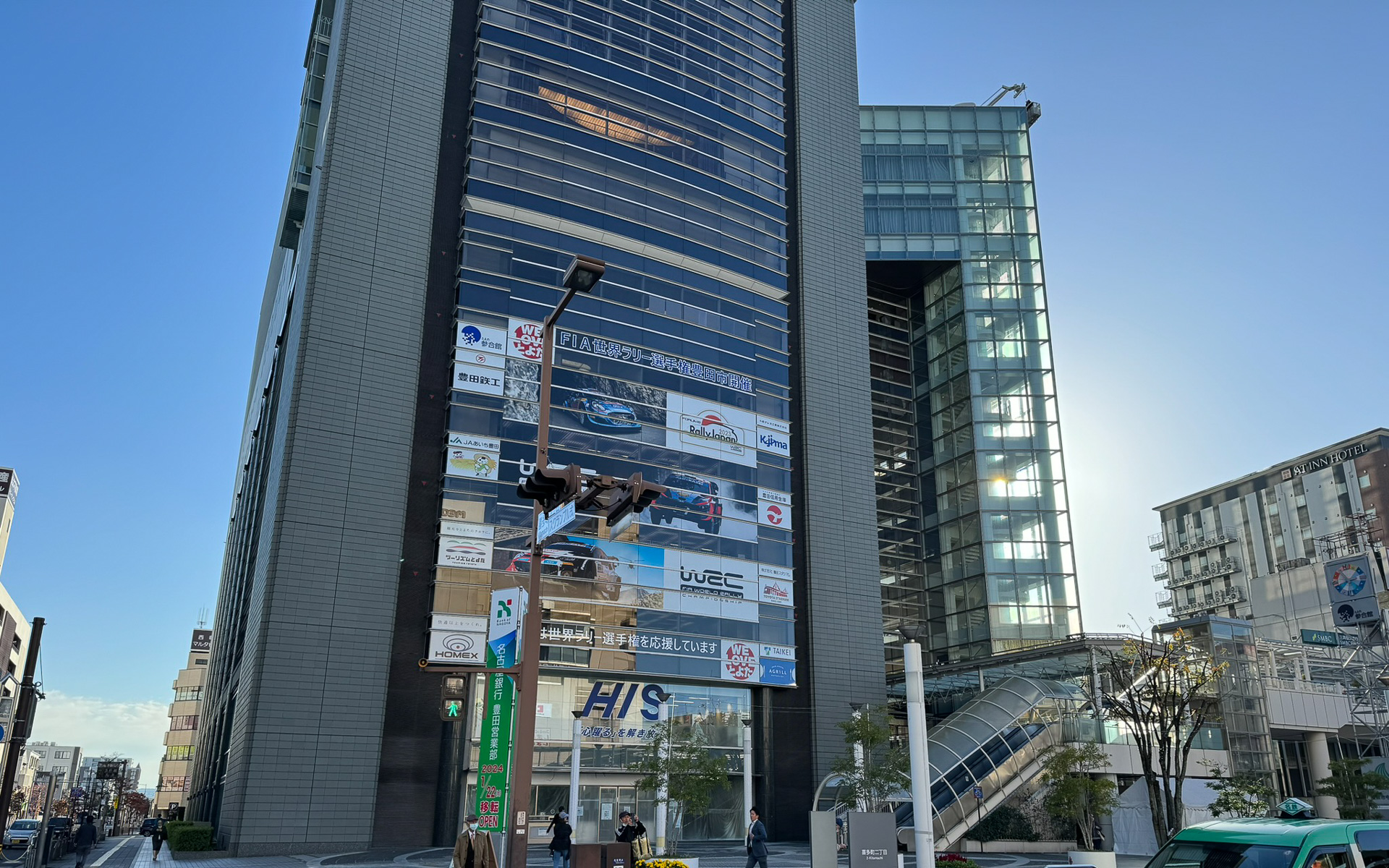 豊田市駅前もラリージャパンで飾り付け