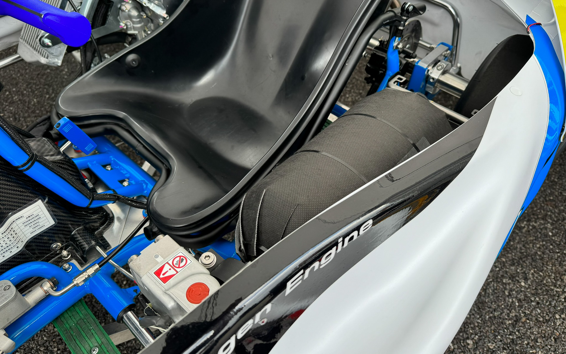 新開発の70MPa小型高圧水素タンク