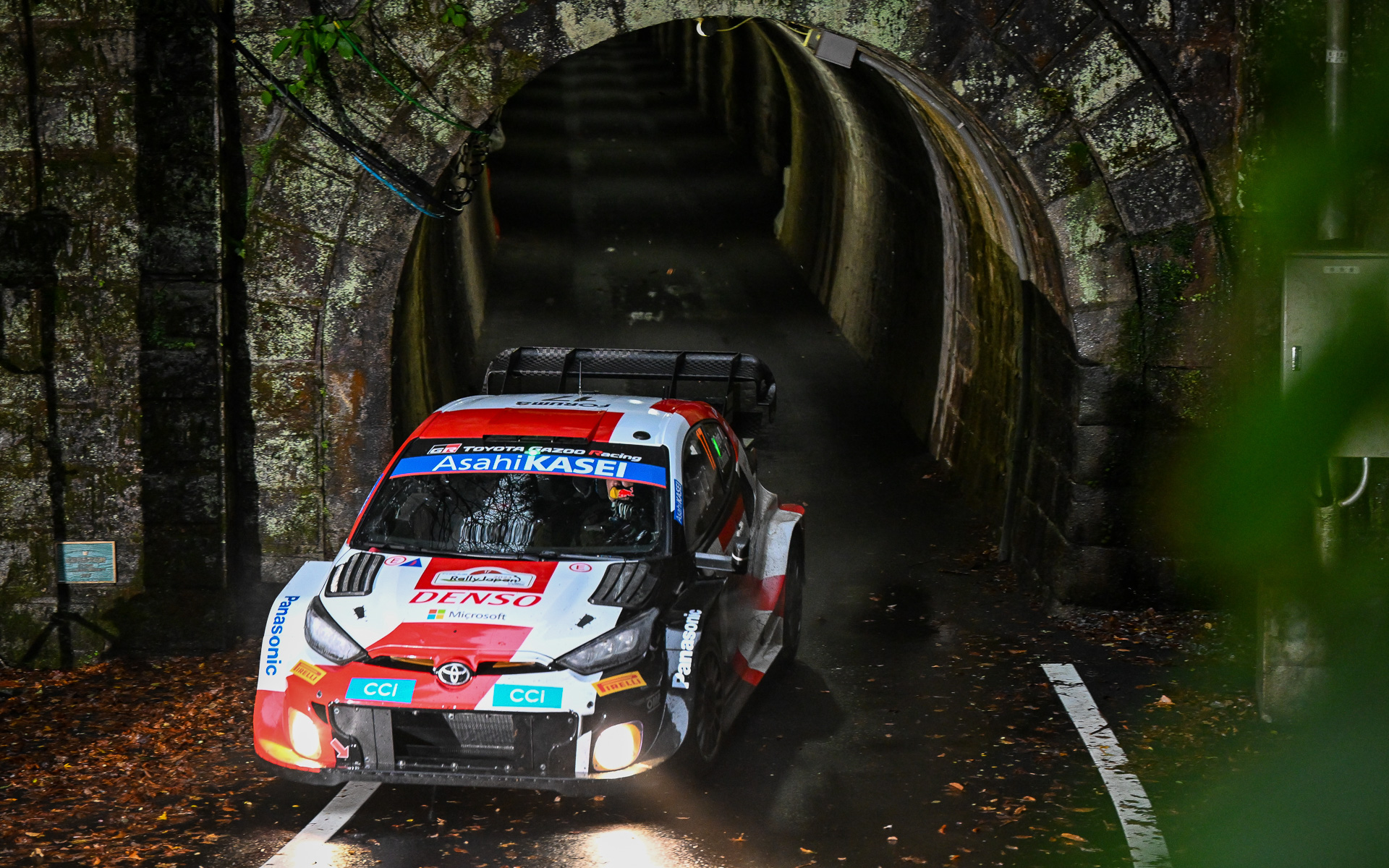 DAY2の2位は17号車 セバスチャン・オジエ/ヴァンサン・ランデ（トヨタ GRヤリス ラリー1ハイブリッド）