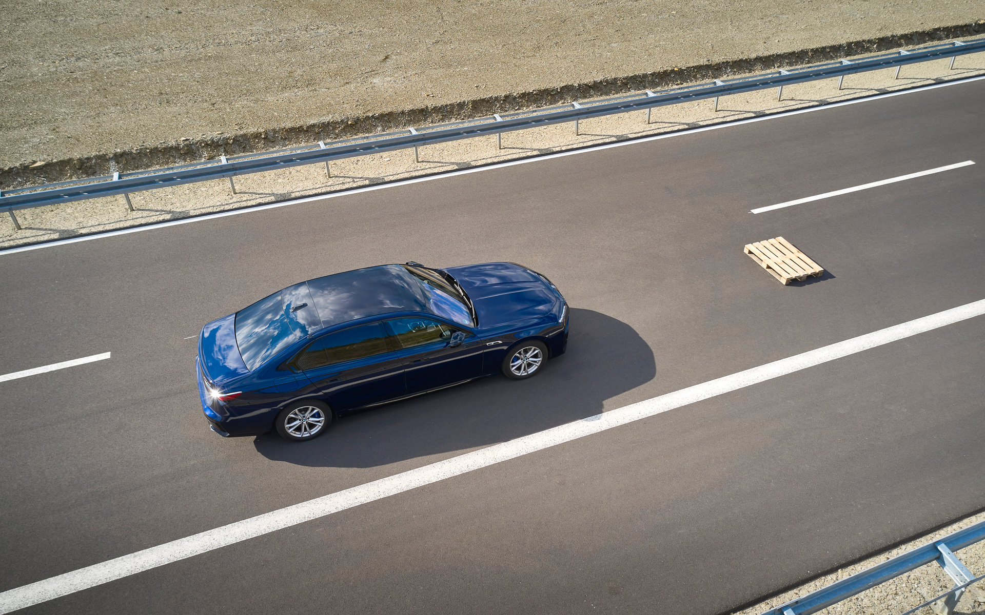 障害物などがありドライバーに運転の復帰をうながしても、ドライバーの反応がない場合は停止する設定