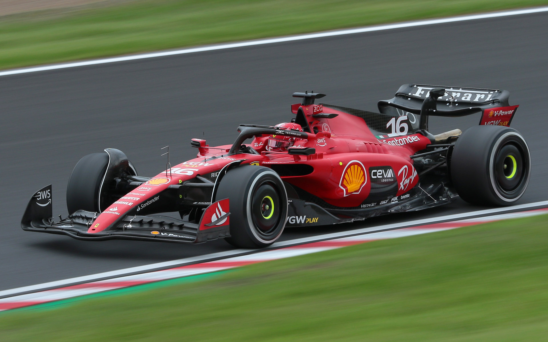 焦点距離300mm、シャッター速度1/100秒で撮影