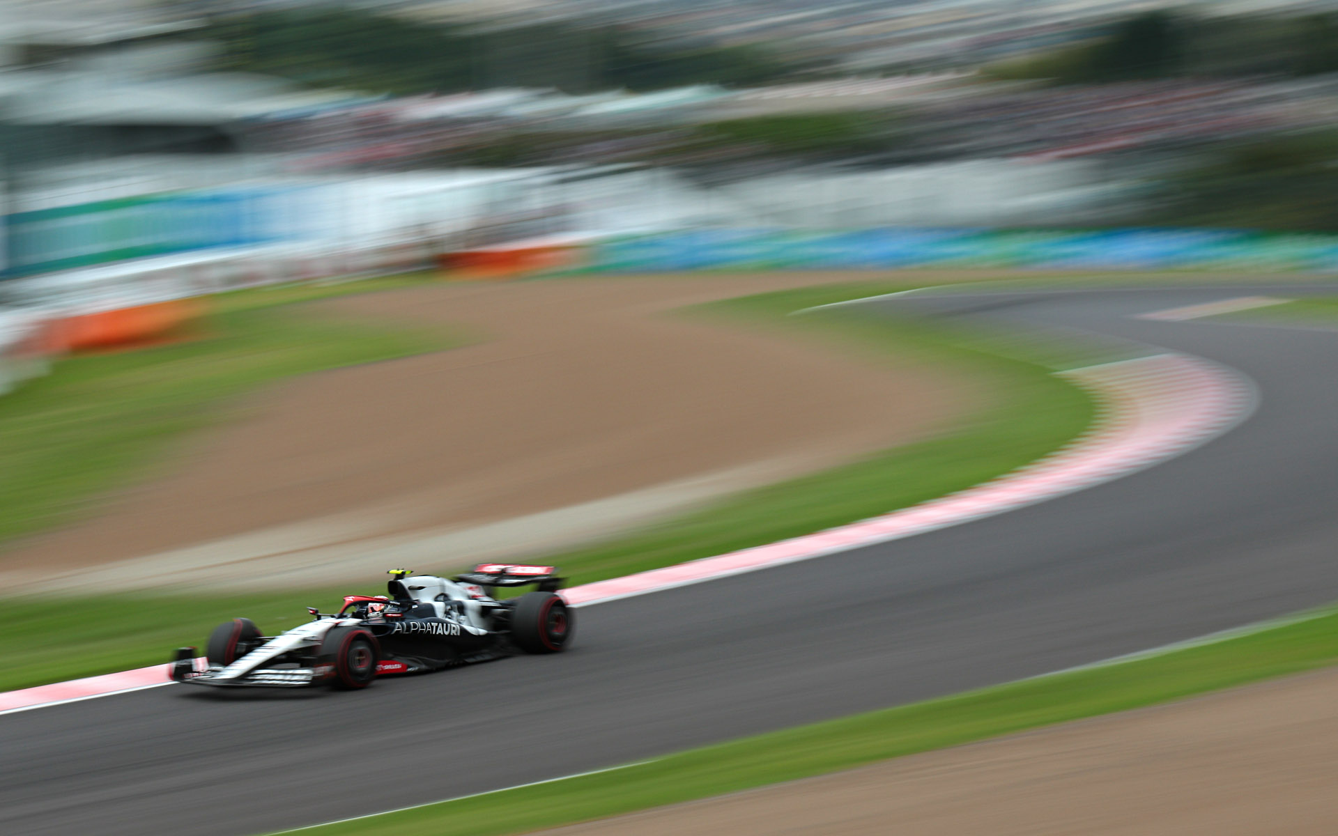 焦点距離93mm、シャッター速度1/20秒で撮影