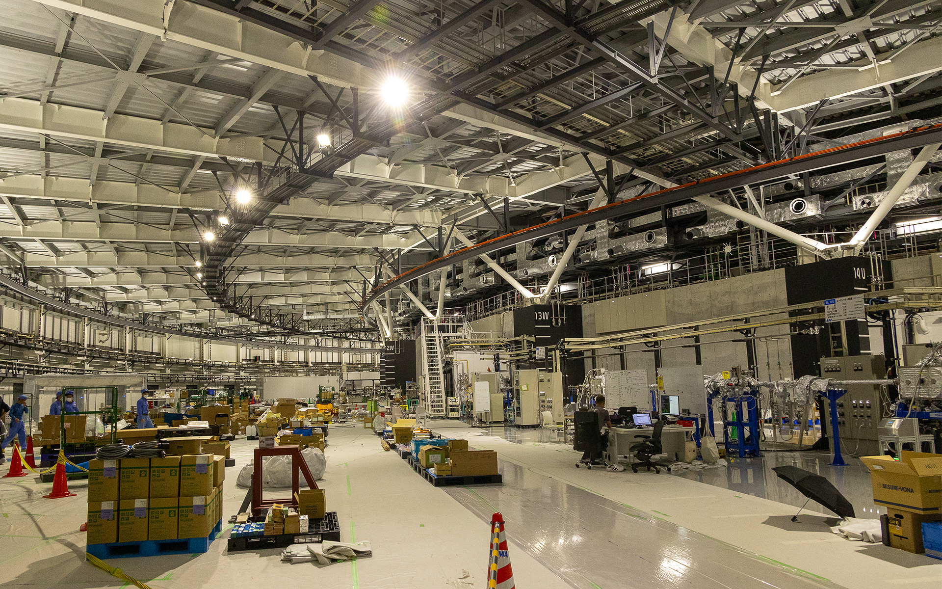 ナノテラスの内部も見学。現在も建設中