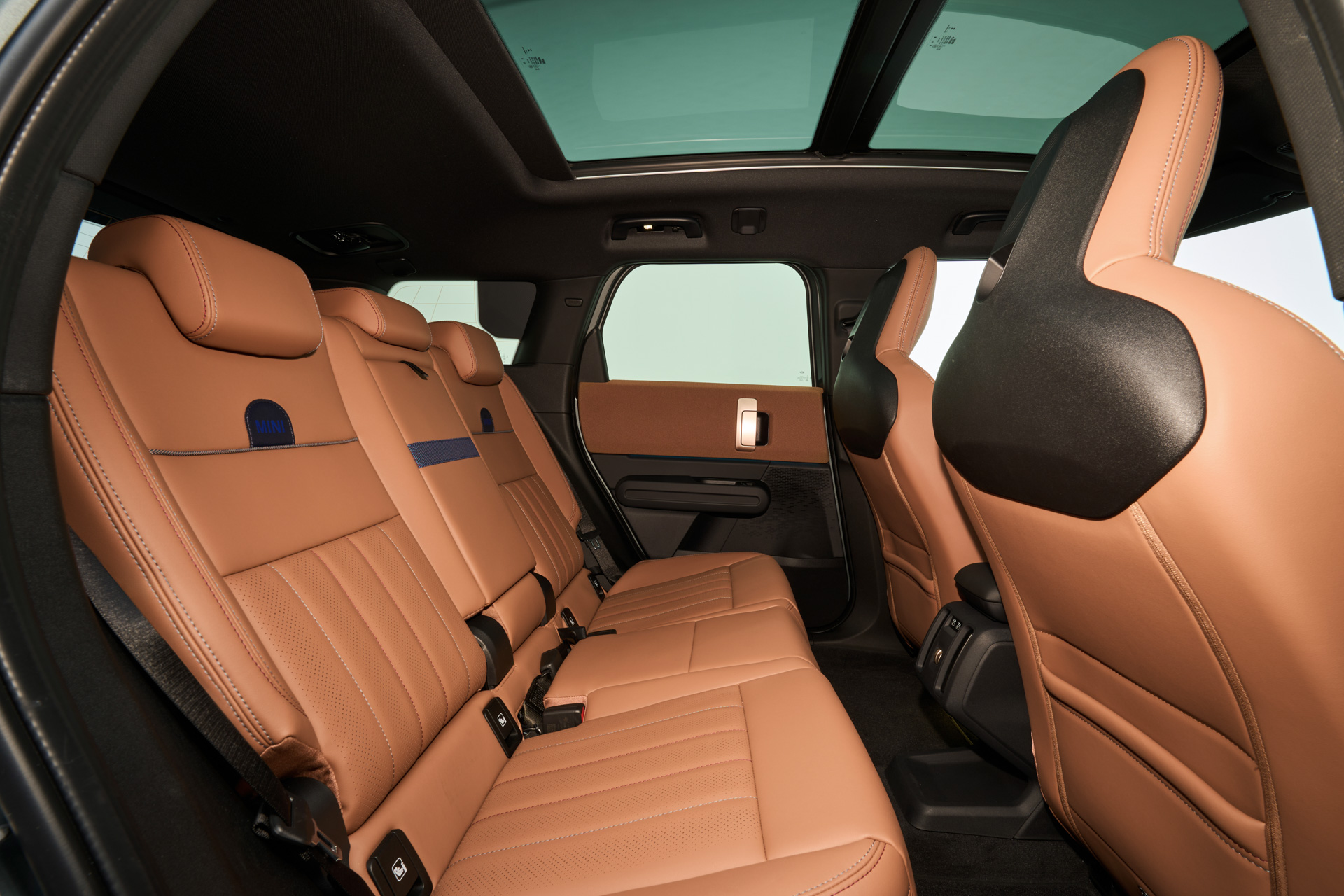 新型MINI カントリーマン