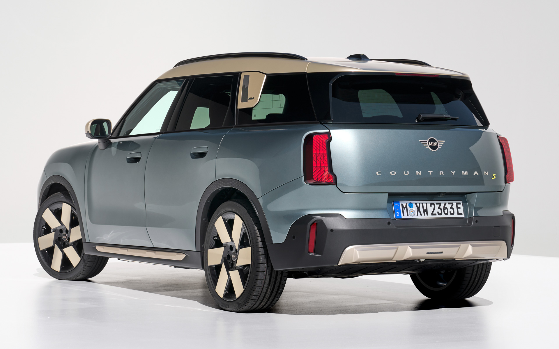 新型MINI カントリーマン