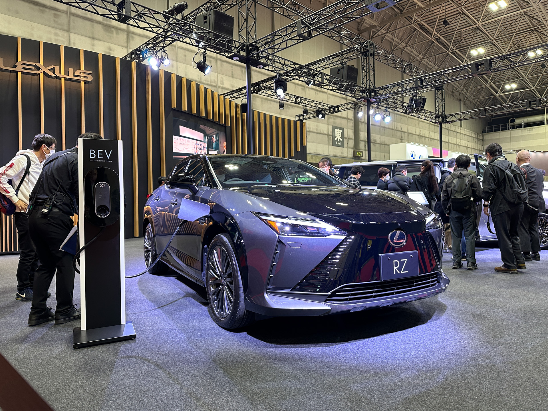 新型「RZ」。価格は880万円