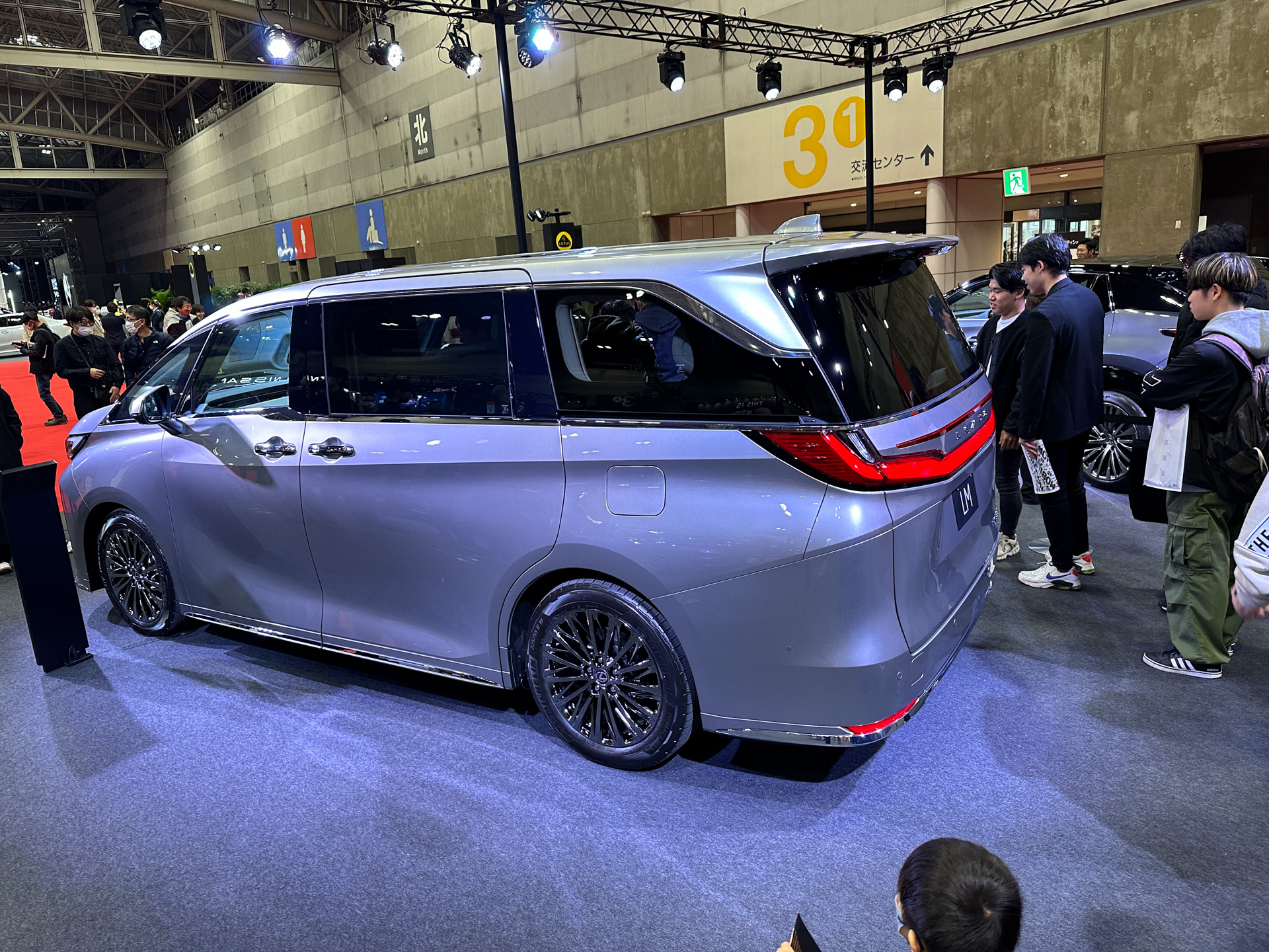 会場では乗車体験ができるようになっている